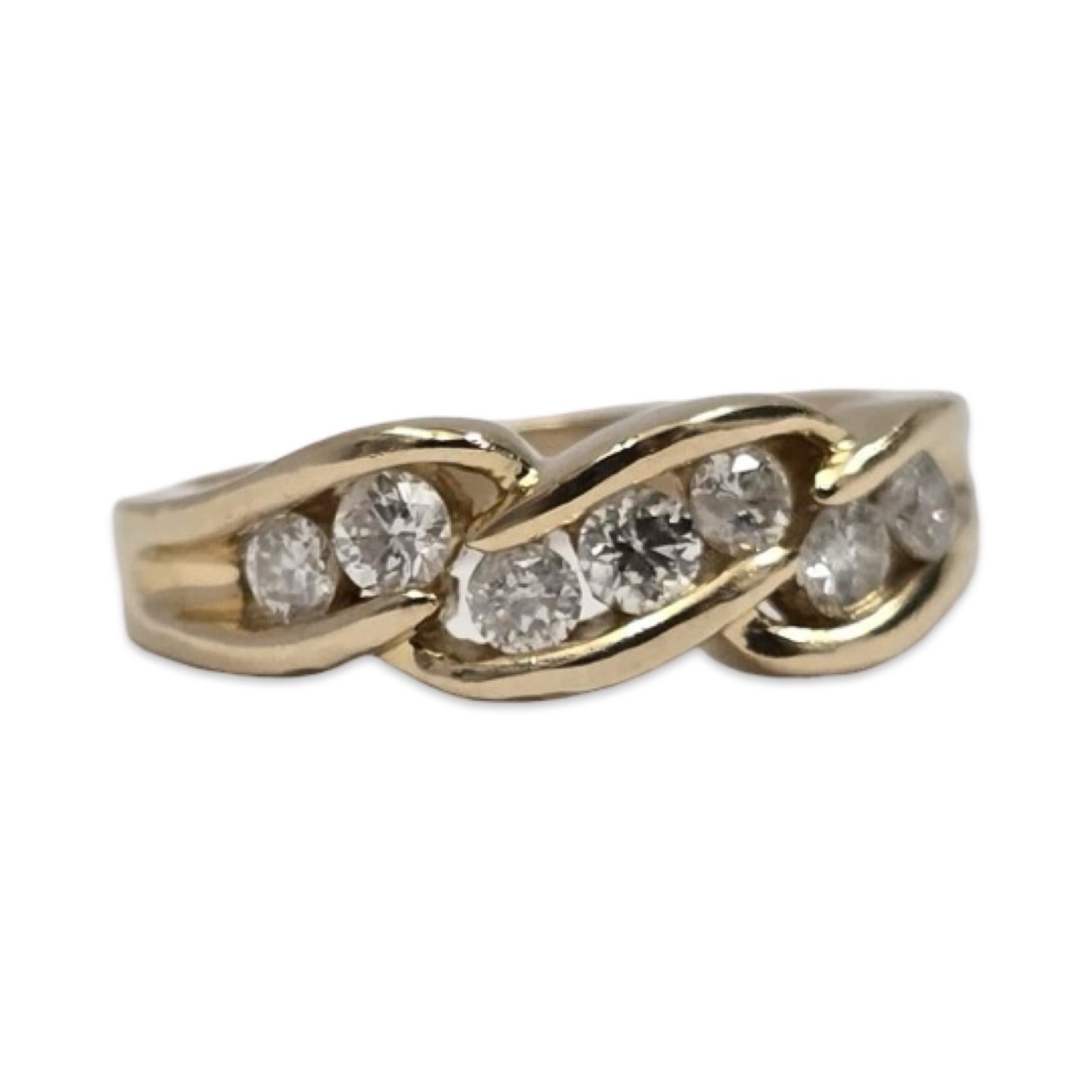 Vintage 14K Yellow Gold 0.70tcw Diamond Band Ring In Good Condition For Sale In Miami, FL
