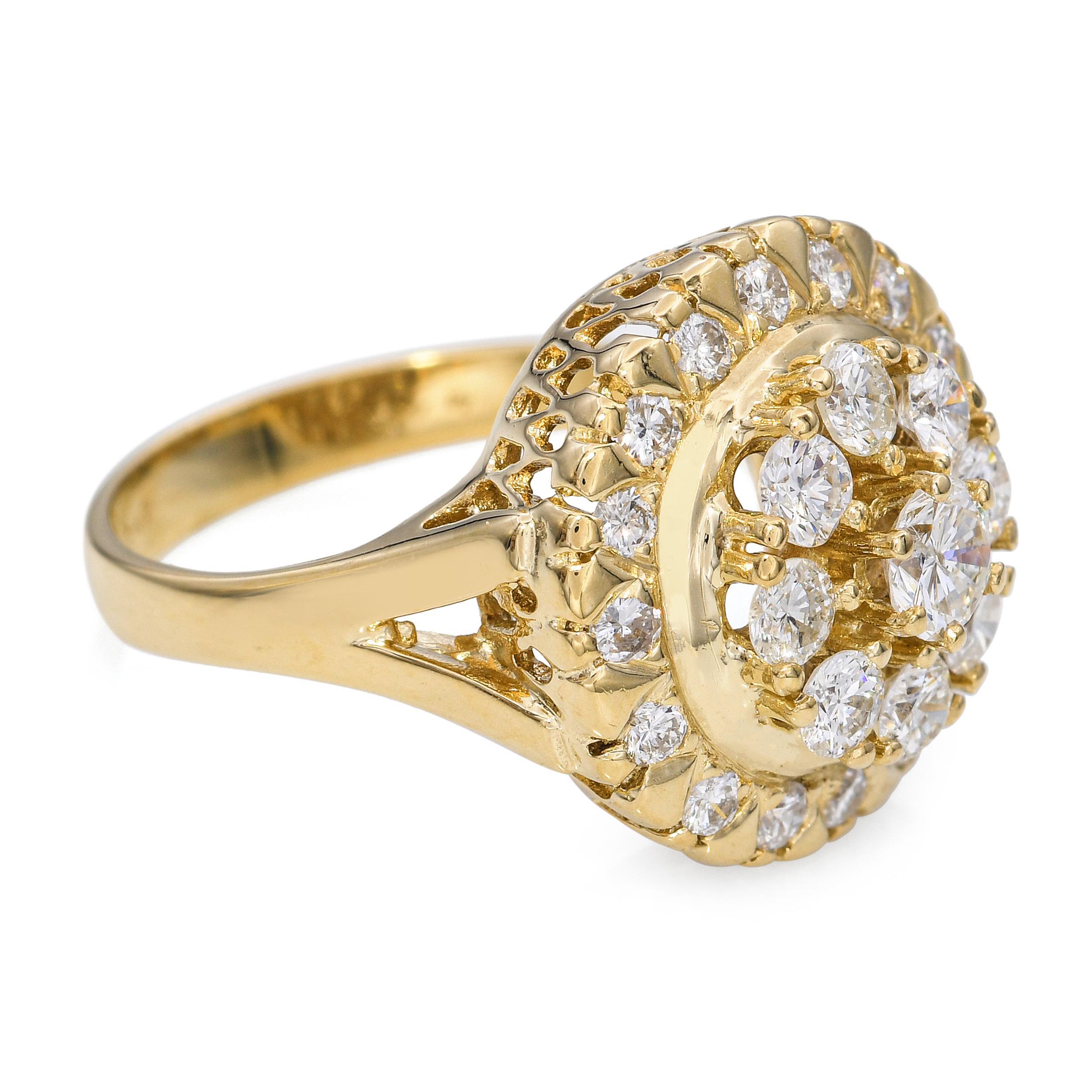 Vintage 14k Yellow Gold 0.98tcw Diamond Cluster Ring en vente 1