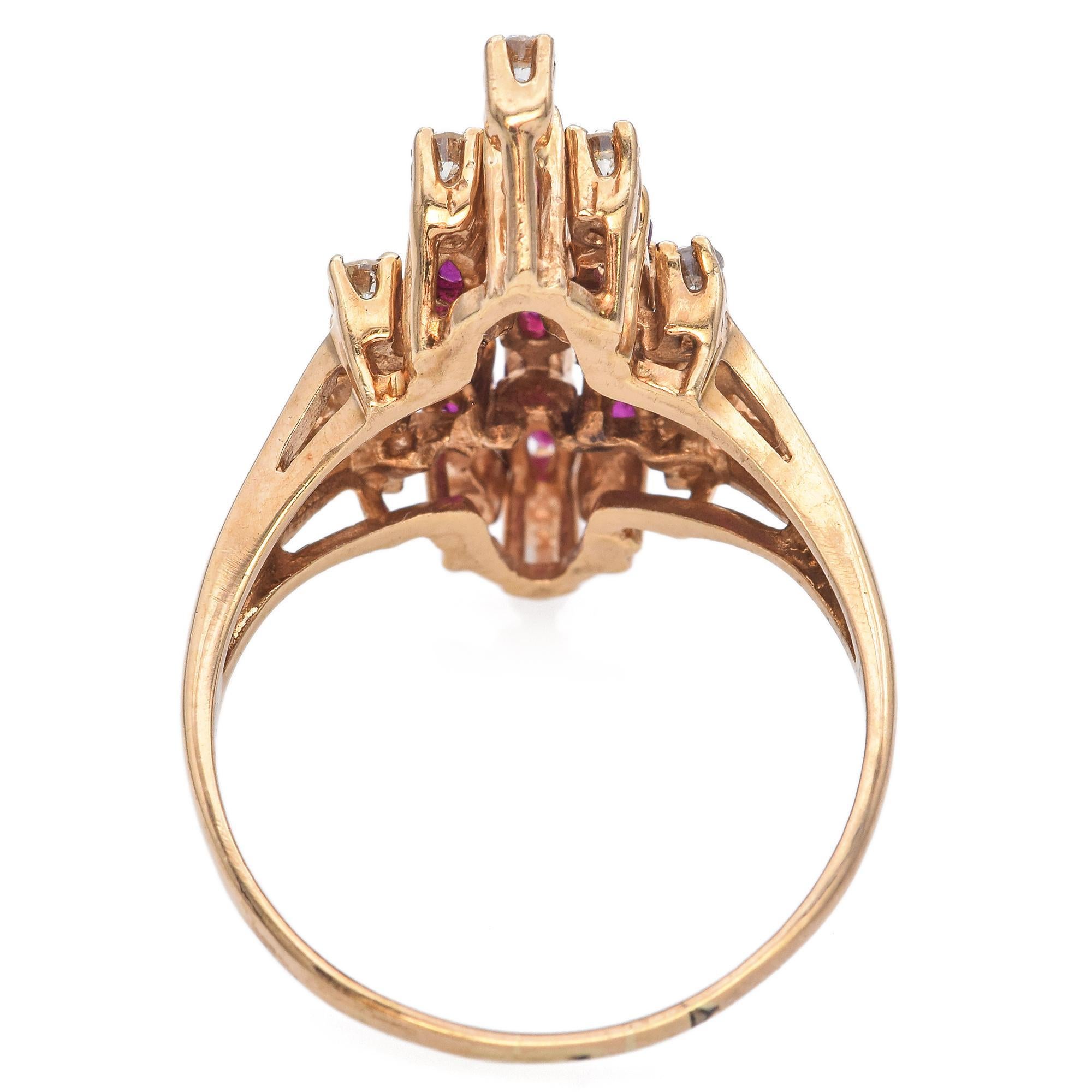 Anillo vintage de oro amarillo de 14 quilates con 1,0 TCW de rubíes y diamantes en venta 1