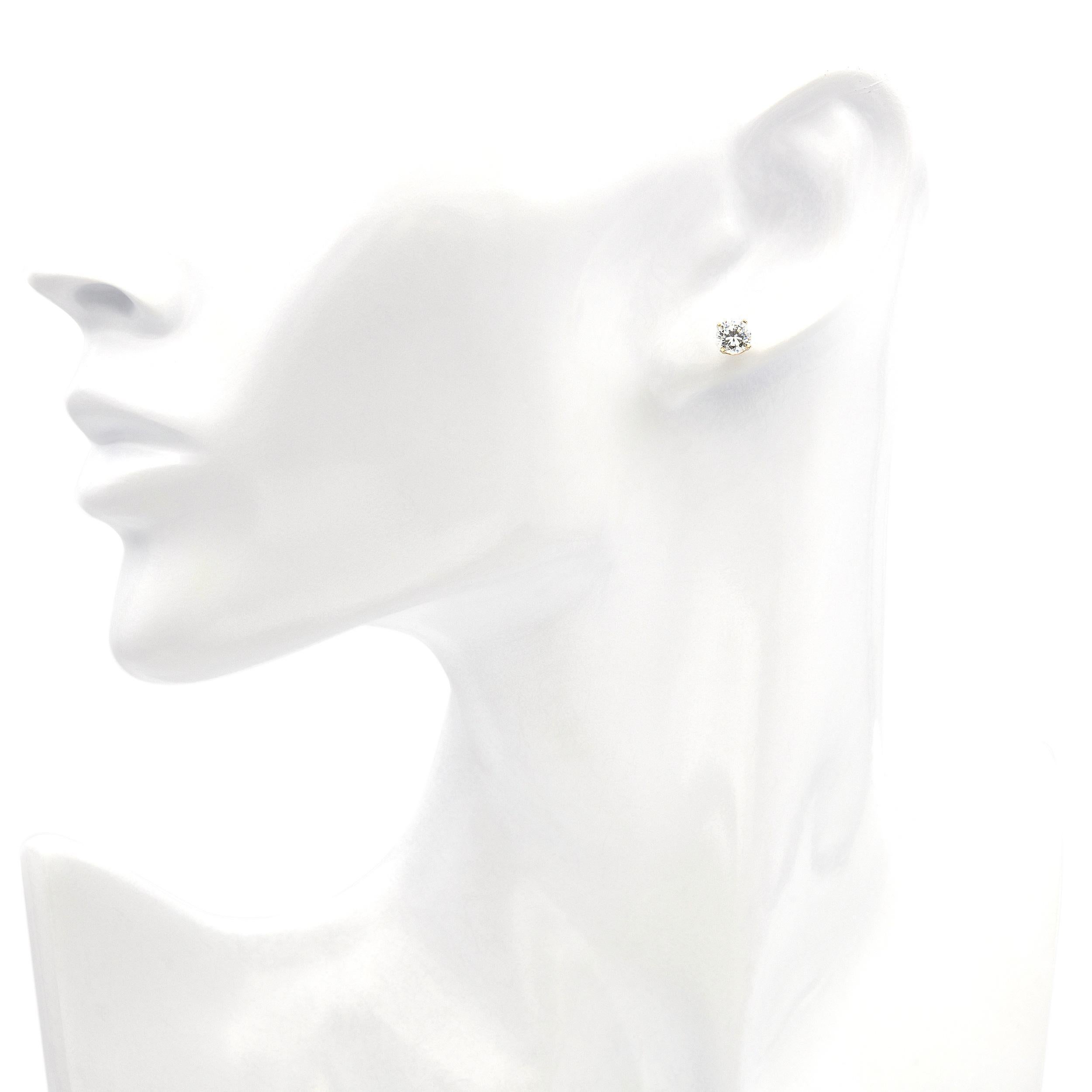 Brilliant Cut Vintage 14k Yellow Gold 1.01tcw L Si1 Diamond Stud Earrings For Sale