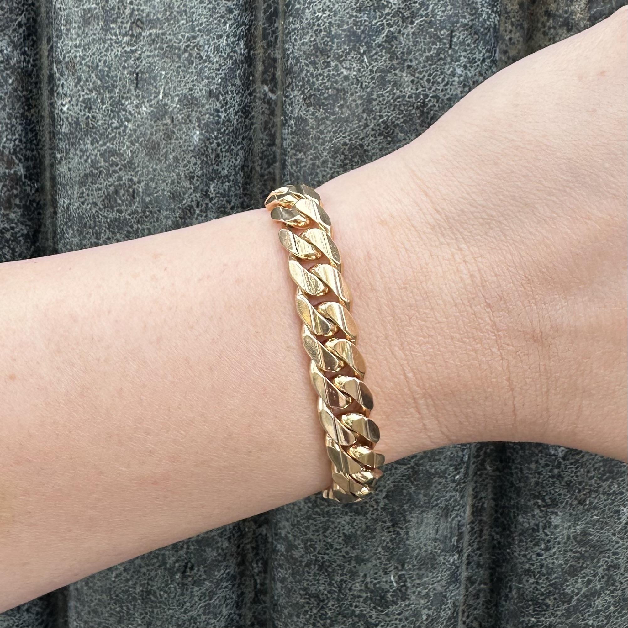 Bracciale d'epoca in oro giallo 14k con maglie cubane larghe 10,2 mm e chiusura a pressione in vendita 4