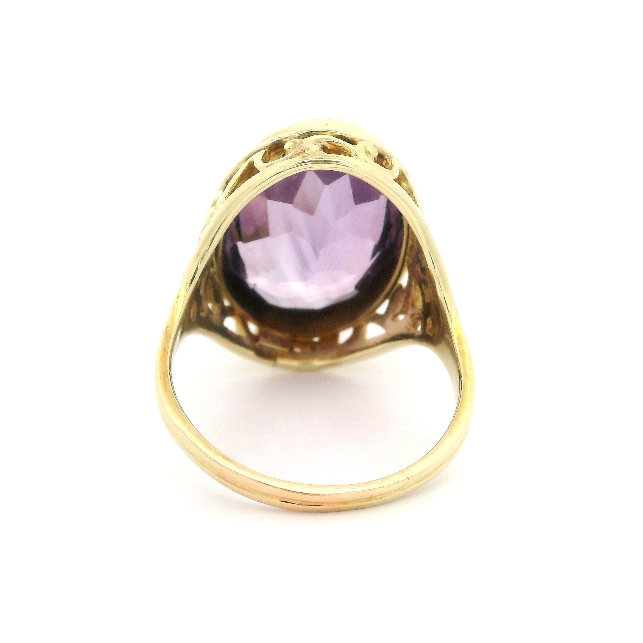 Vintage 14k Yellow Gold 10.75ct Oval Amethyst Solitaire Filigree Open Work Ring In Good Condition For Sale In Montclair, NJ