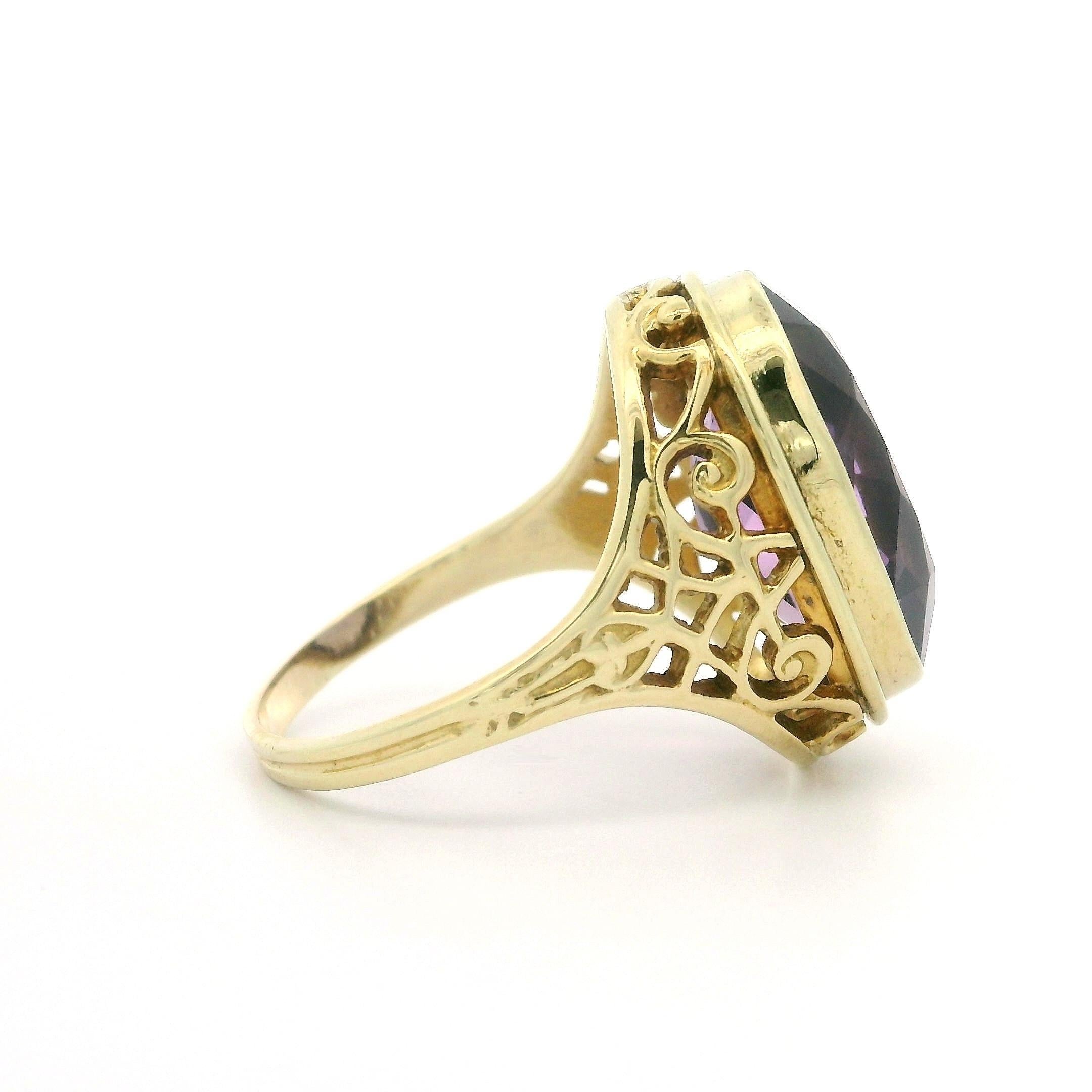 Women's Vintage 14k Yellow Gold 10.75ct Oval Amethyst Solitaire Filigree Open Work Ring For Sale