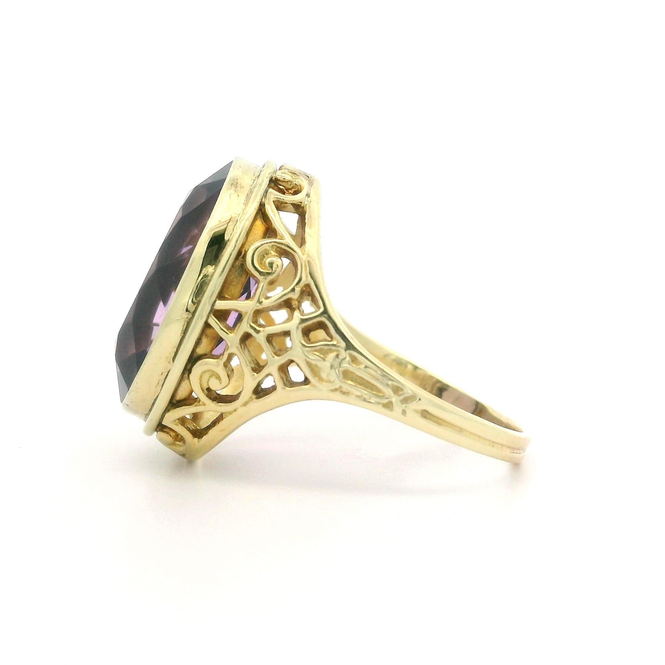 Vintage 14k Yellow Gold 10.75ct Oval Amethyst Solitaire Filigree Open Work Ring For Sale 1