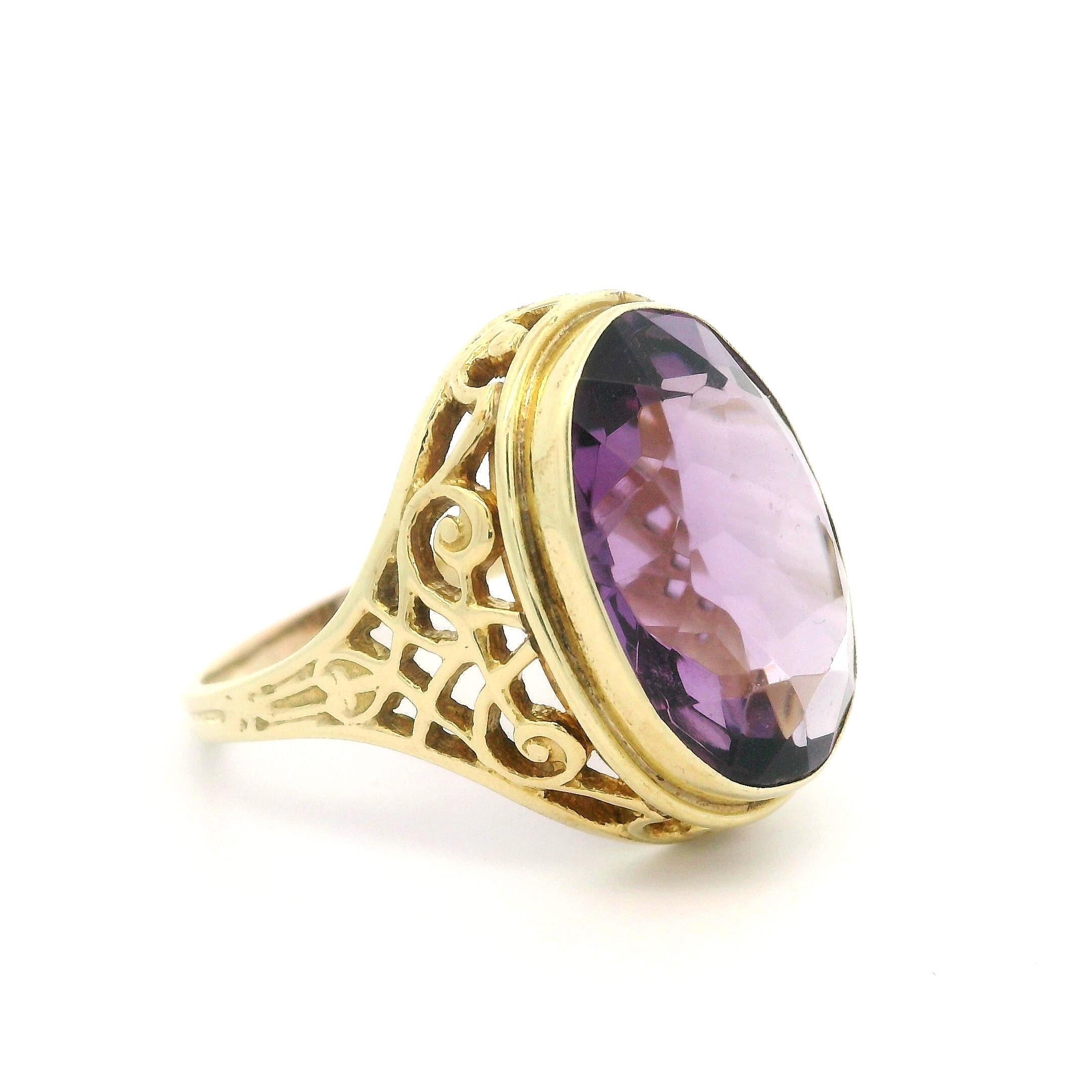 Vintage 14k Yellow Gold 10.75ct Oval Amethyst Solitaire Filigree Open Work Ring For Sale 2