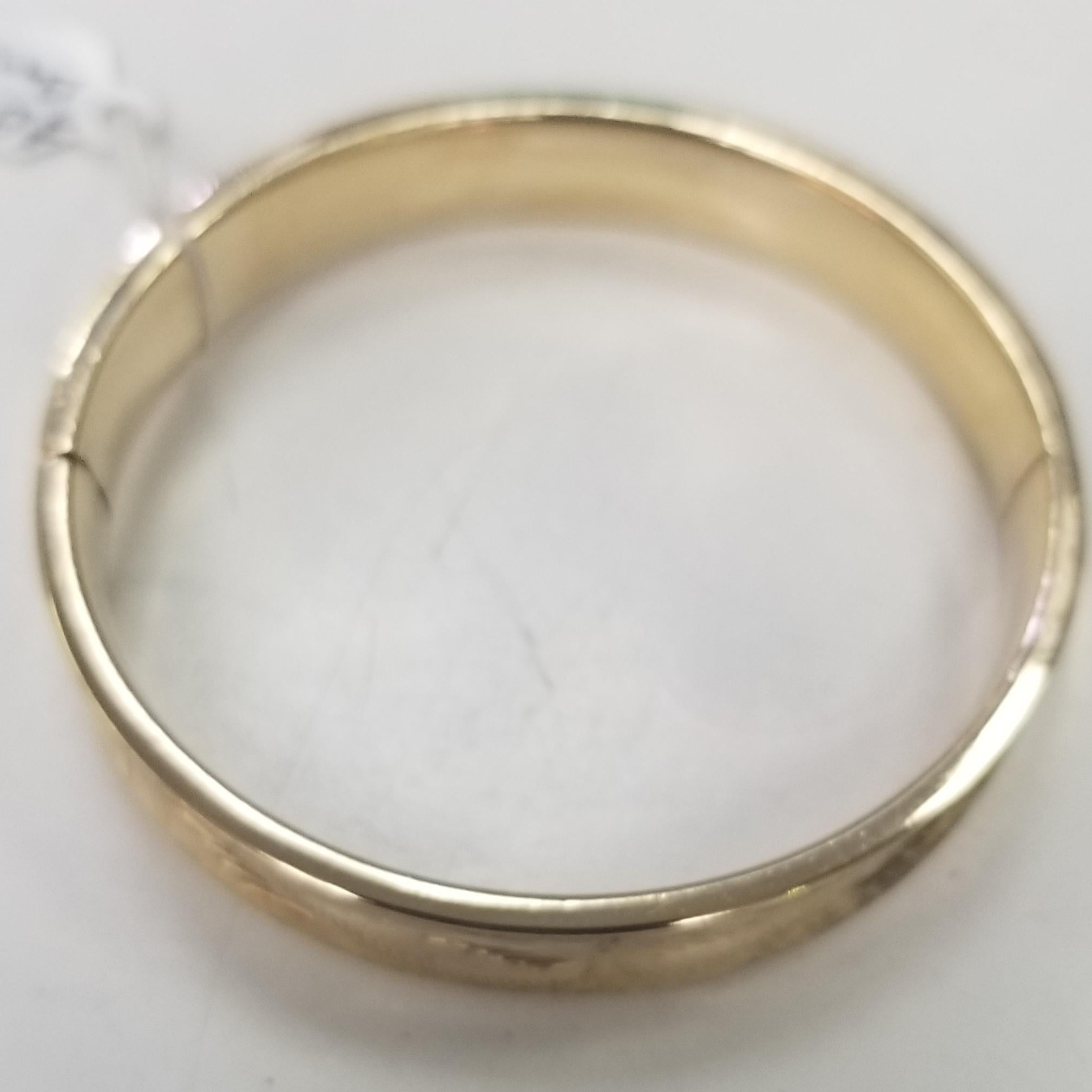 Vintage 14k Gelbgold 10,7mm breite konkave Armspange mit Gravur, mit Sicherheitsverschluss mit einem Gewicht von 15,4 Gramm
