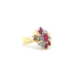 Vintage 14k Yellow Gold 1.09ctw Ruby & Diamond Cluster Flower Swirl Cluster Ring