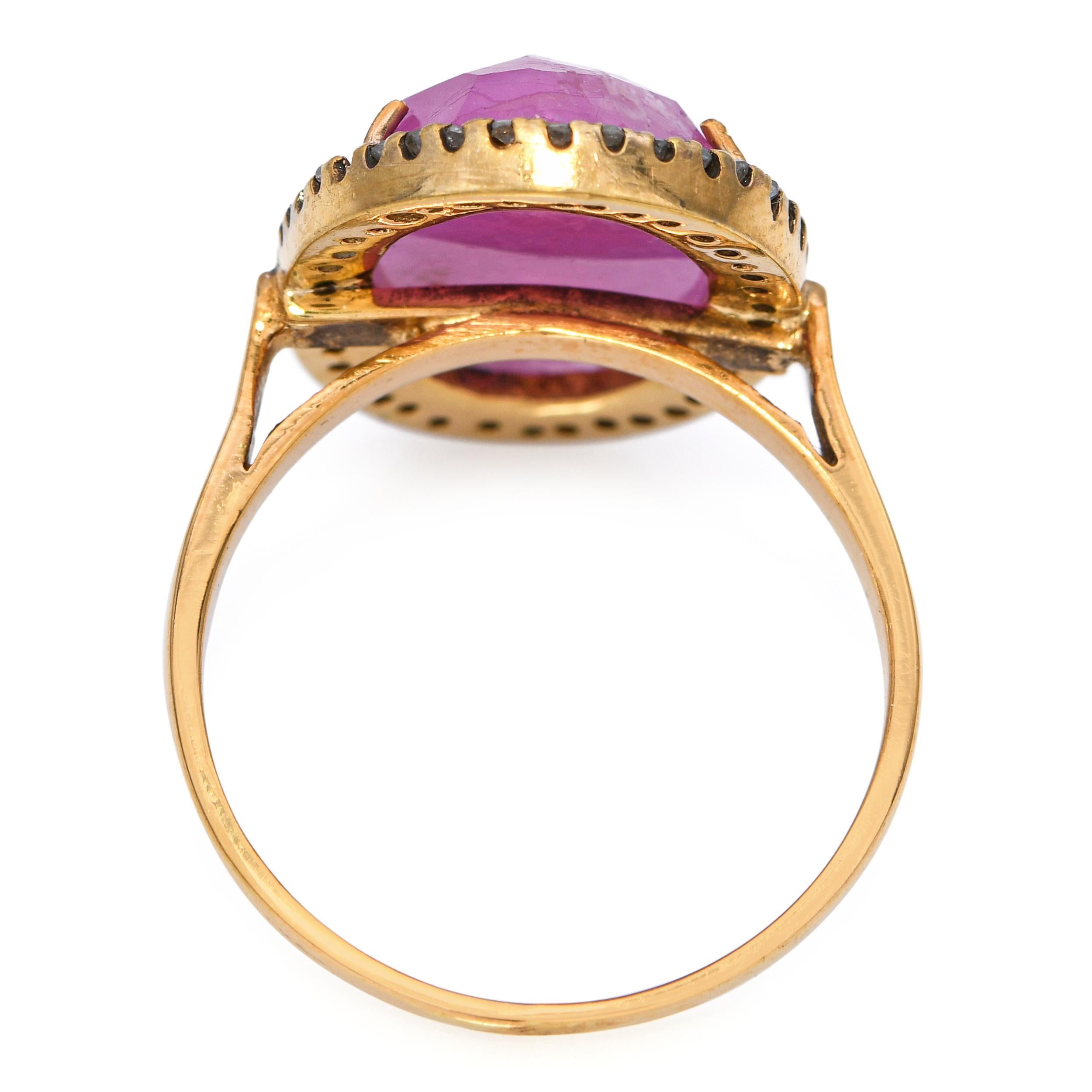 Vintage 14k Gelbgold 11,04ct Rubin und 0,21tcw Diamant Halo Ring im Angebot 1