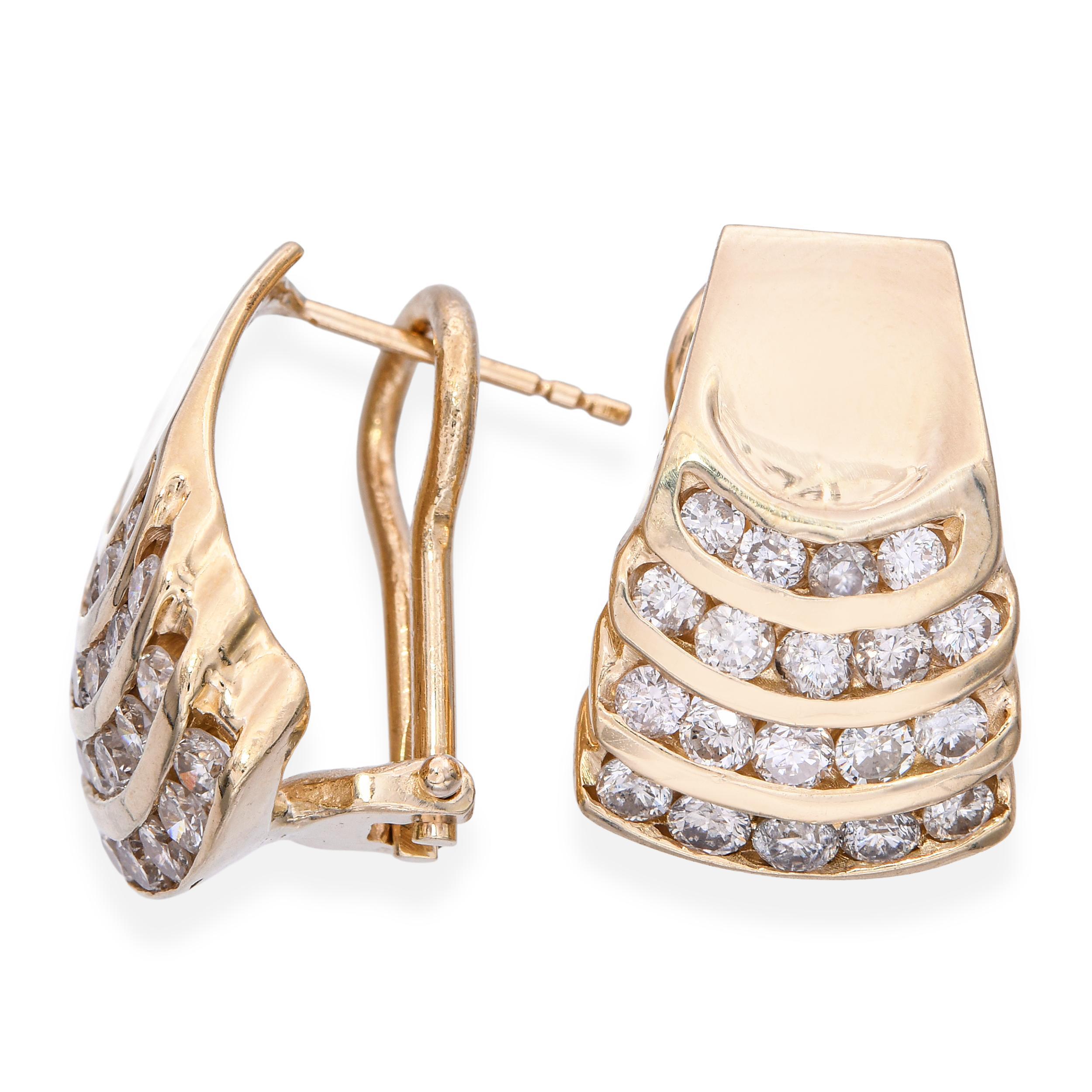 Round Cut Vintage 14k Yellow Gold 1.14tcw Diamond Earrings For Sale