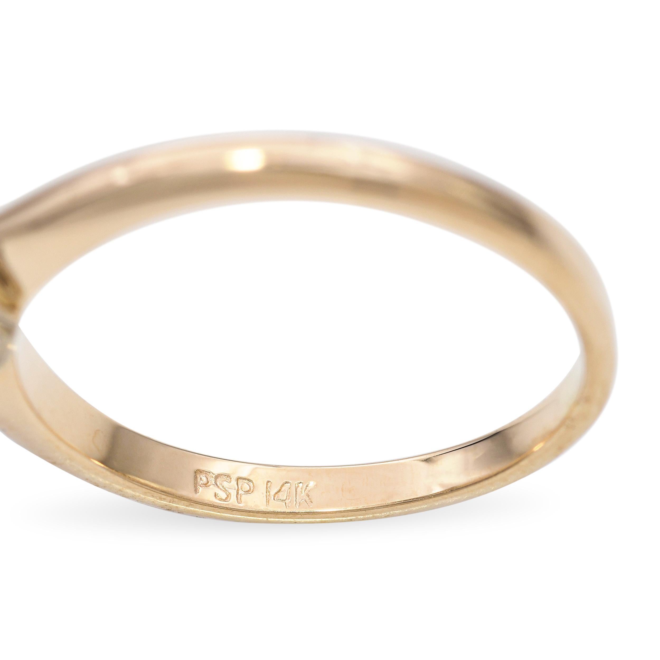Bague de fiançailles vintage classique en or jaune 14k, sertie d'un diamant brillant de 1,31 carat en son centre. Le diamant rayonne d'un éclat intemporel, rehaussé par l'éclat chaleureux du bracelet en or. Elegant et durable, cet anneau est un beau