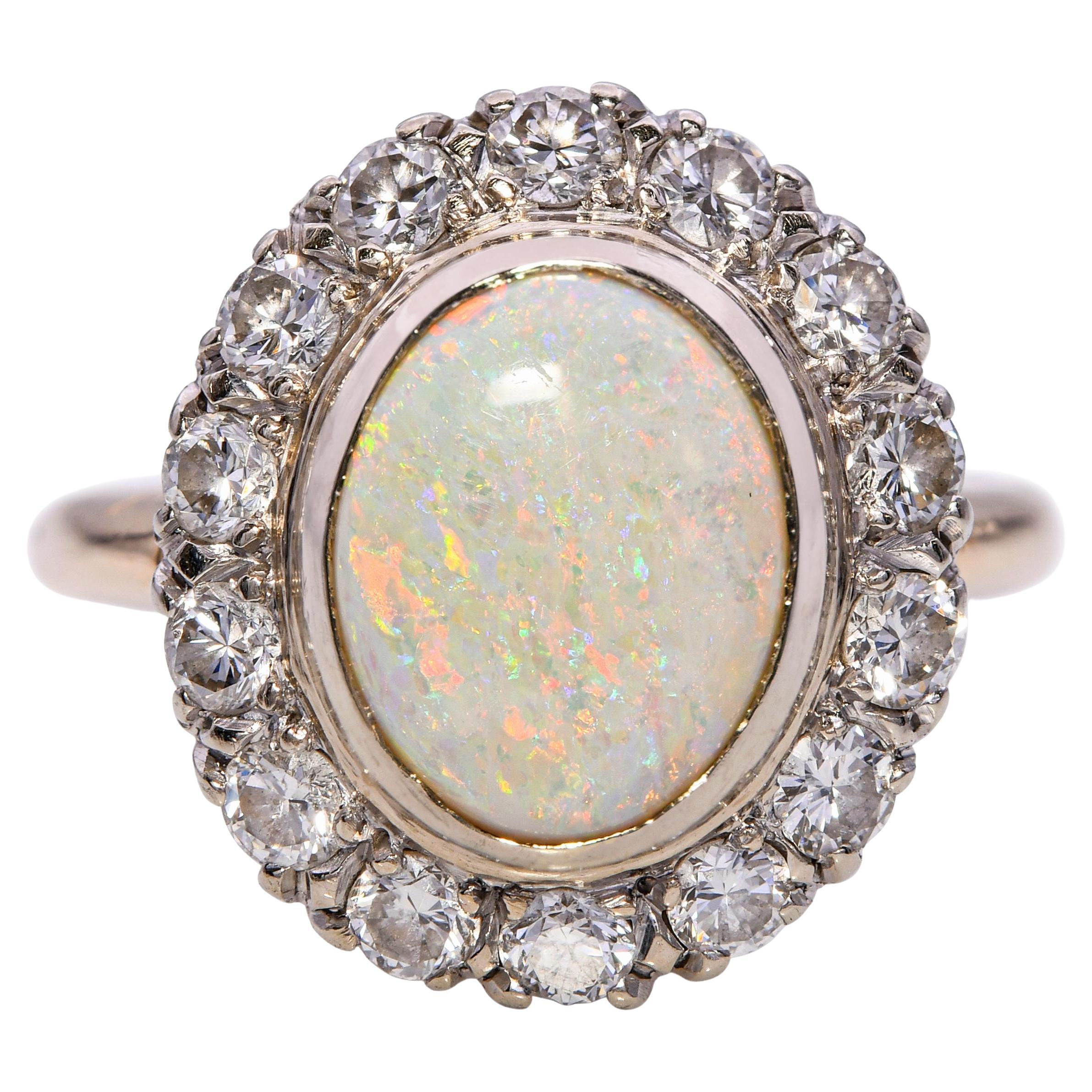 Vintage 14k Gelbgold 1,41ct Australian Opal .70tcw Diamond Halo Ring