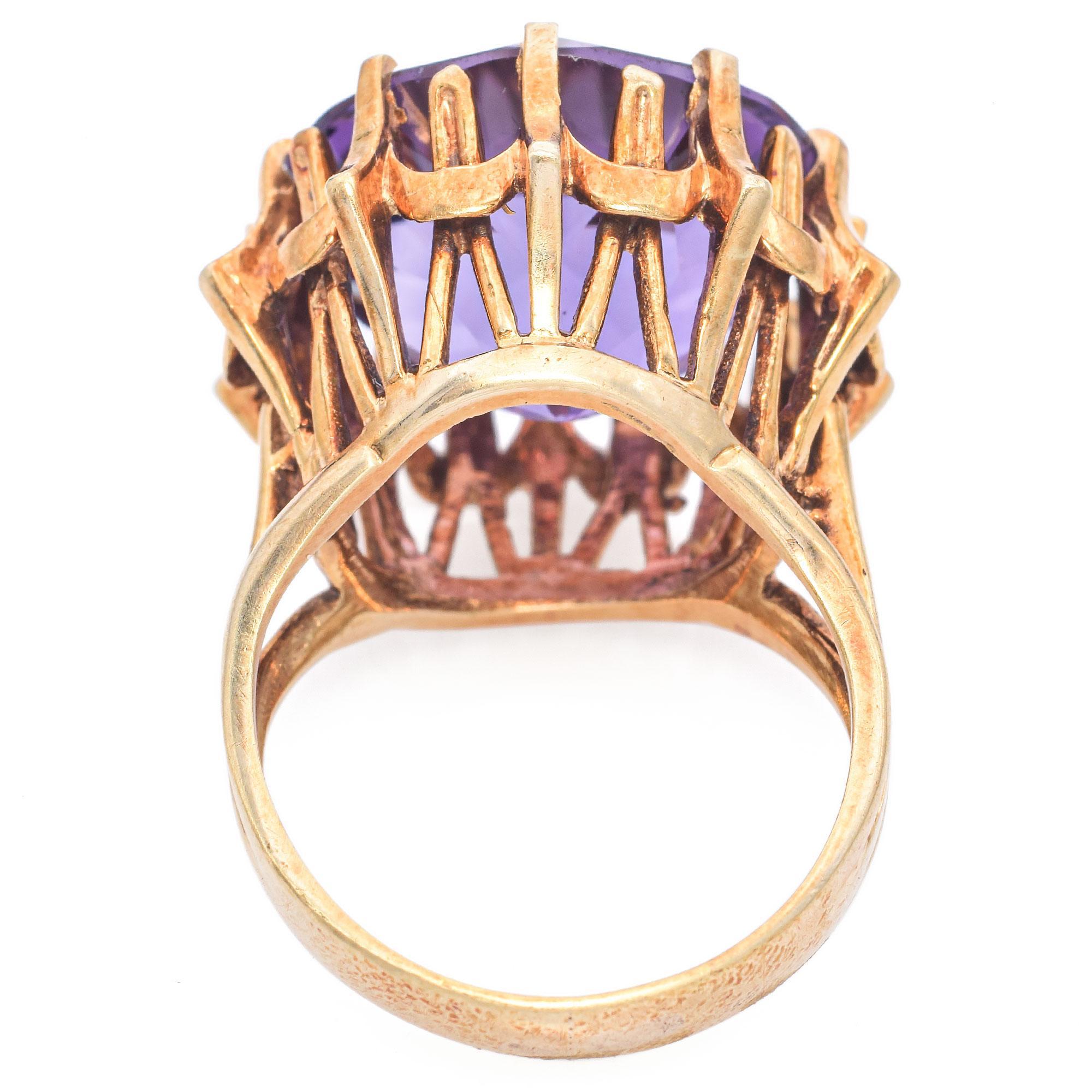 Women's Vintage 14K Yellow Gold 15 Ct. Amethyst Cocktail Ring For Sale