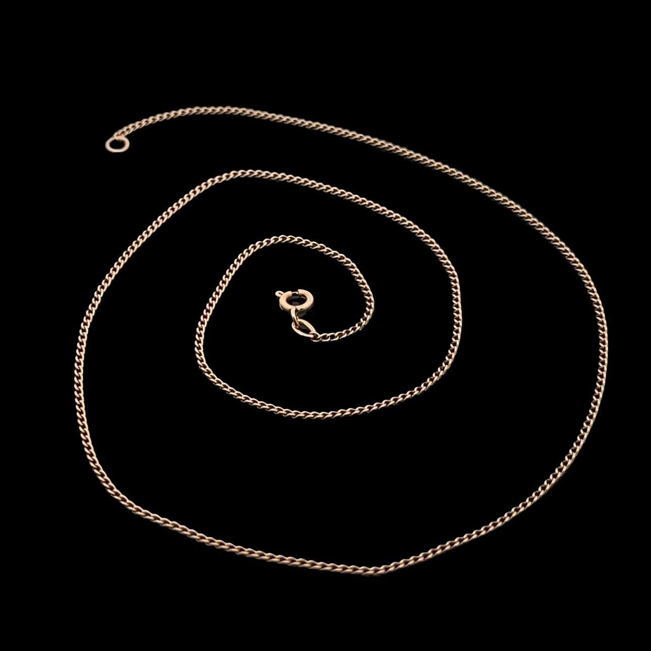 MATERIAL : Or jaune 14k massif
Poids : 3.583 grammes
Type de chaîne : 1.53mm Curb Link
Longueur de la chaîne : 20
Fermeture : anneau à ressort
Condit : Légère usure de surface, finition et patine d'origine. Excellent état général.
Numéro de stock :