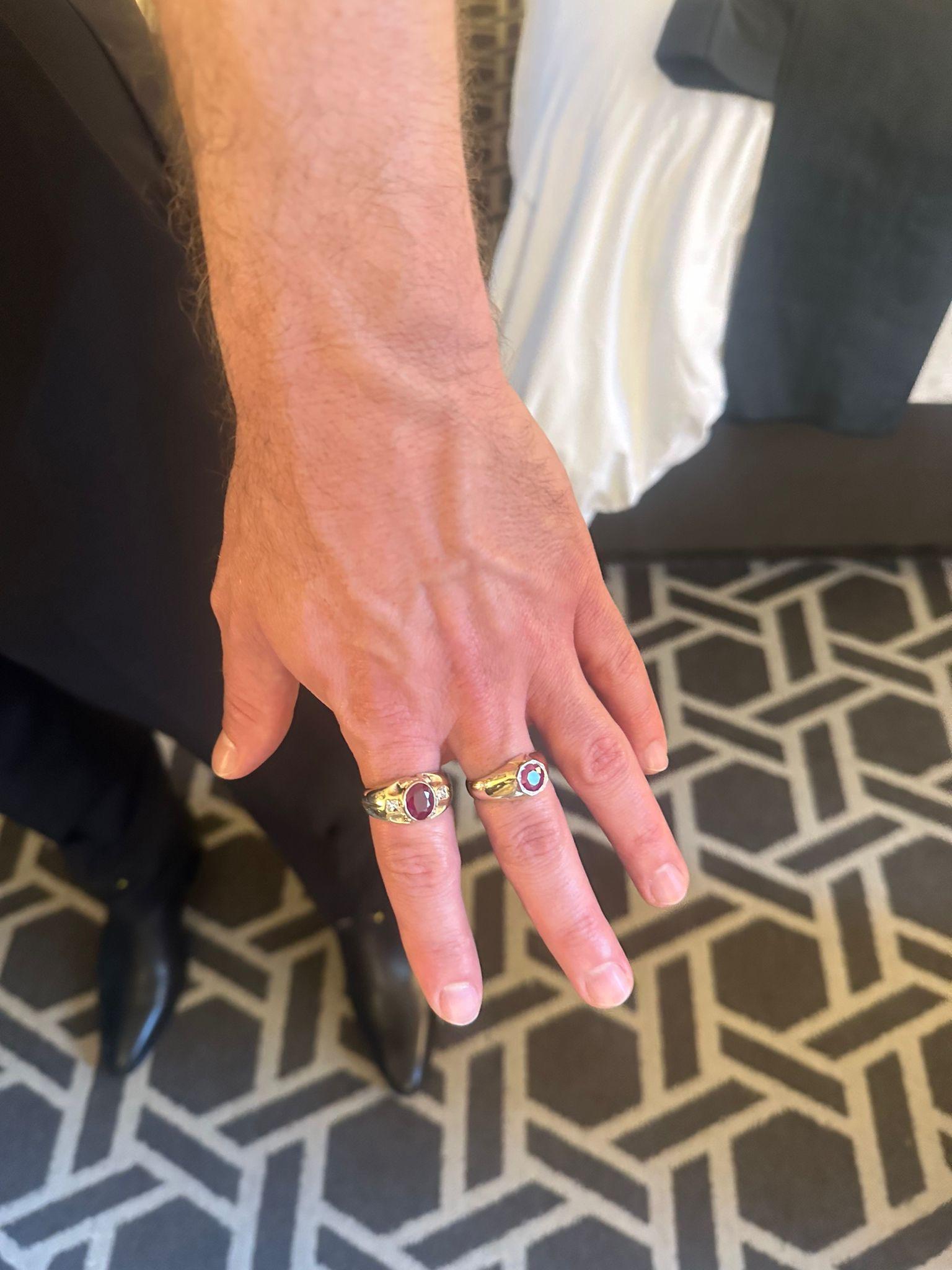 Bague en or jaune 14K au rubis de Birmanie en vente 2