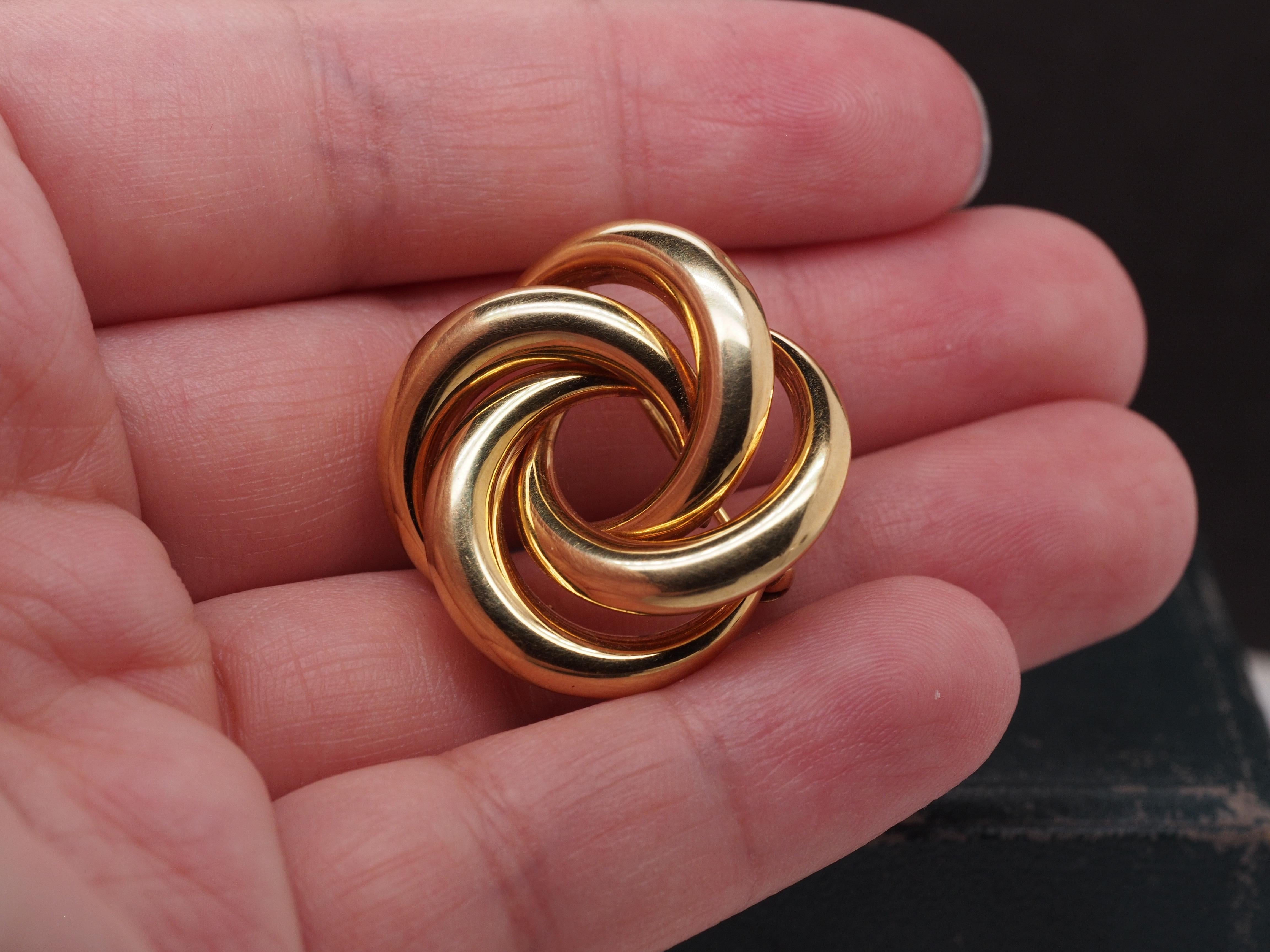 Vintage 14K Yellow Gold 1930s Swirl Brooch with German Hallmarks In Good Condition For Sale In Atlanta, GA