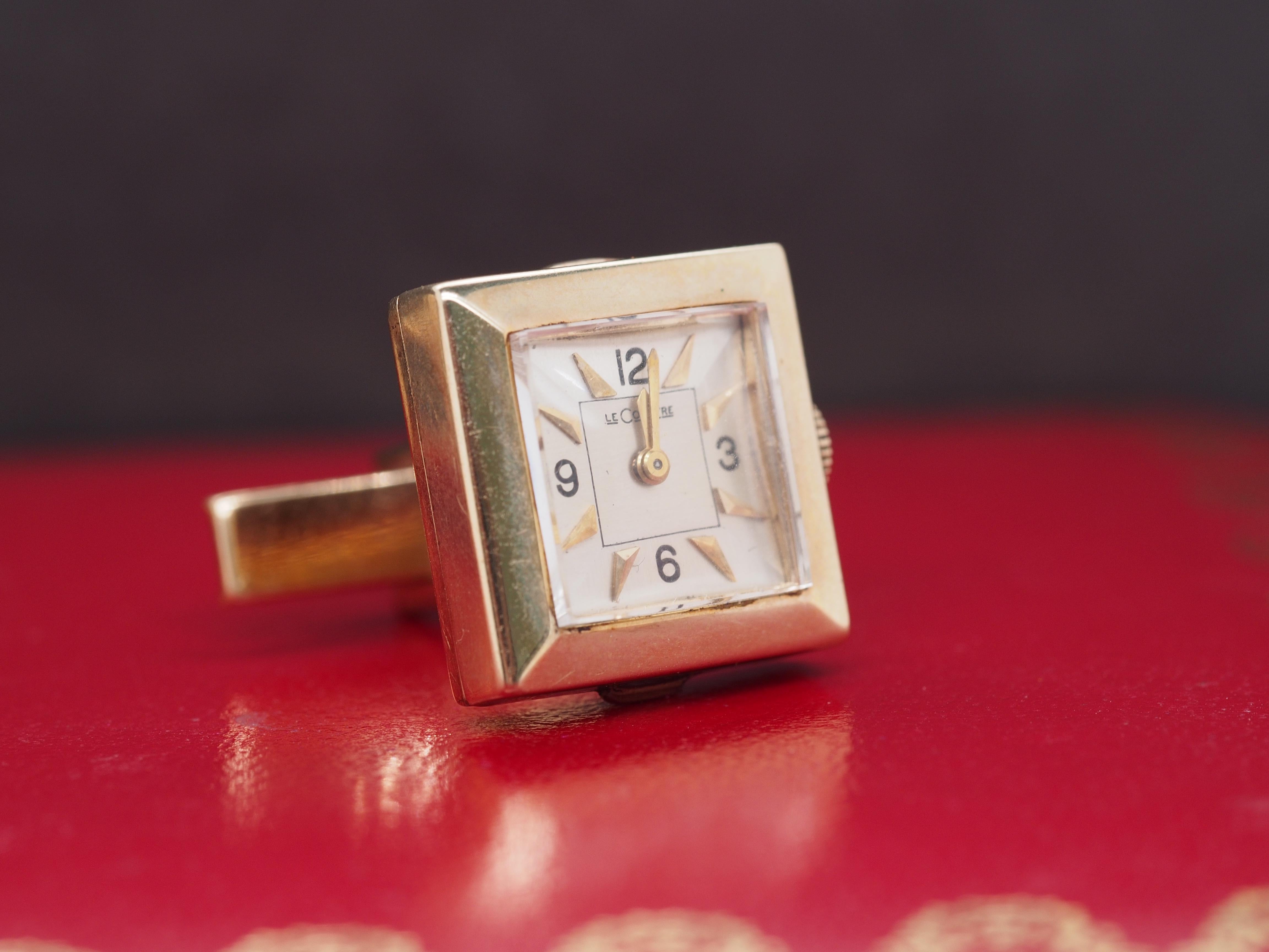 Art déco Boutons de manchette LeCoultre en or jaune 14K des années 1950 avec montre en vente