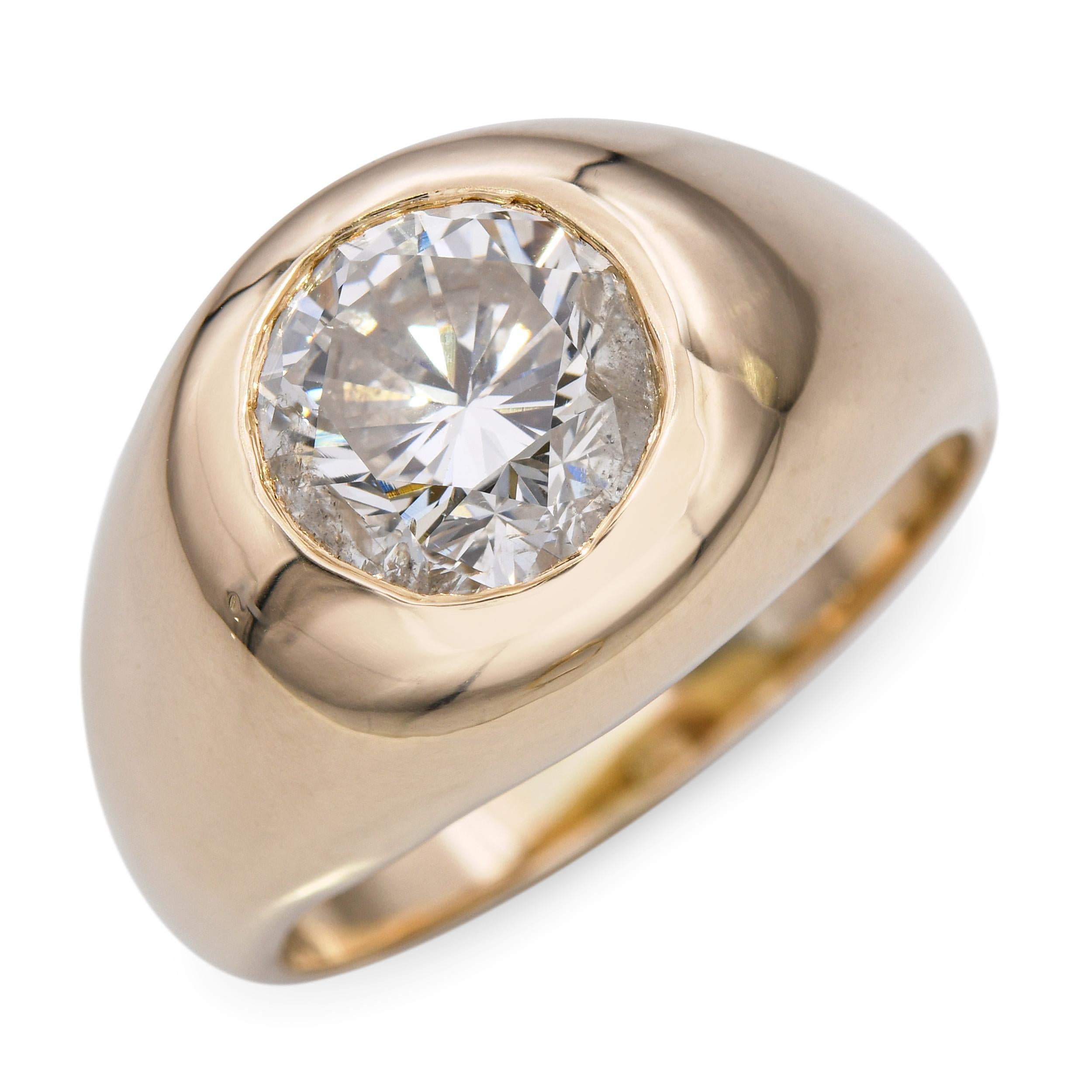 Anello Gypsy Set in oro giallo 14k vintage da 2,12 carati I-J SI2 con diamanti, dal design audace e senza tempo. L'anello presenta un diamante da 2,12 carati, di colore I-J e di purezza SI2, per un aspetto luminoso e vivace. L'incastonatura a