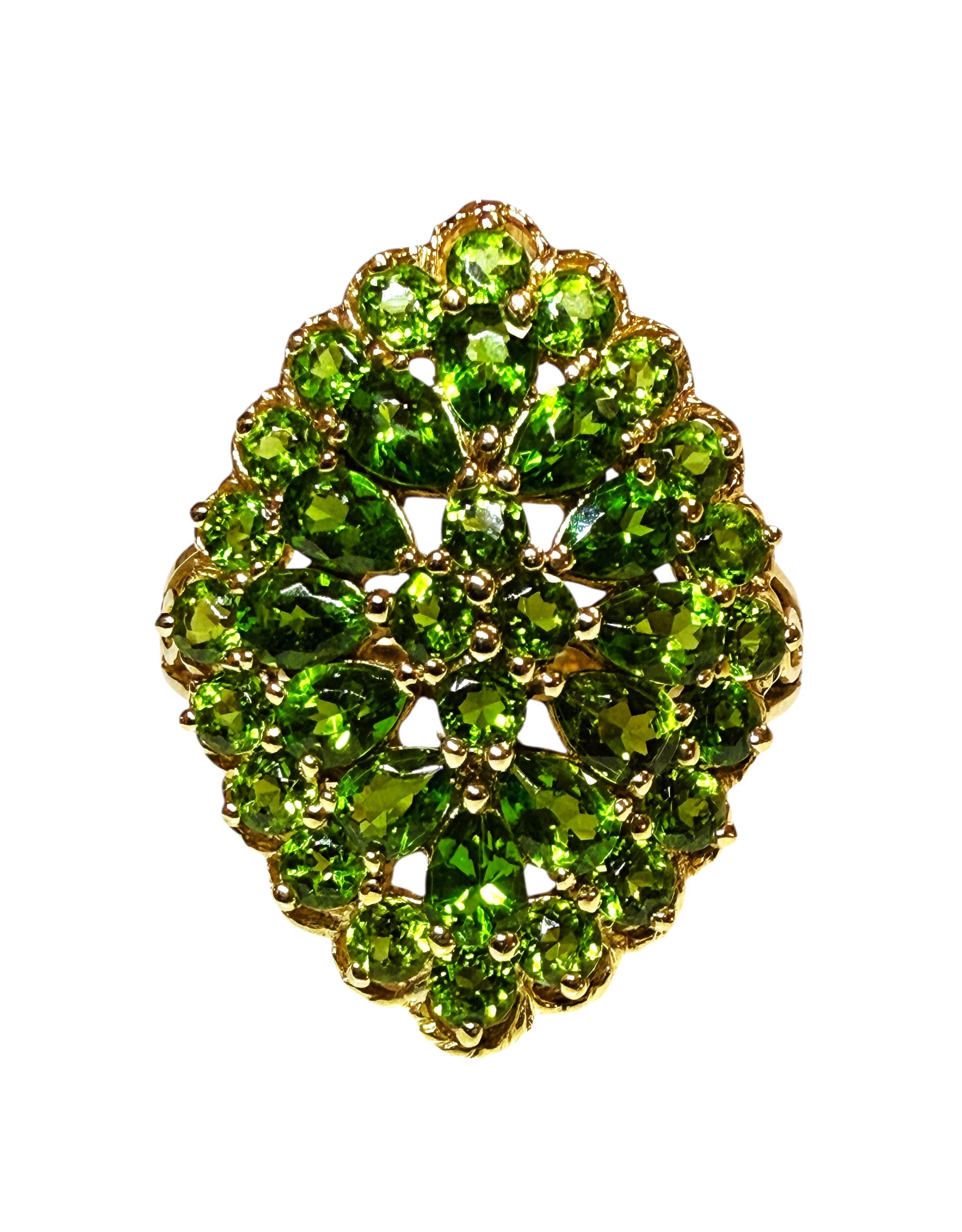 Art Nouveau Anello vintage in oro giallo 14k con crisoprasio taglio pera e diamante da 3,60 carati, misura 7 in vendita