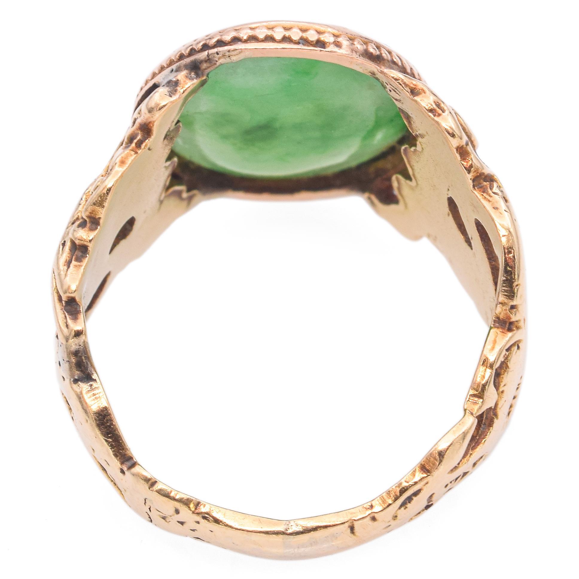 Women's or Men's Vintage 14K Yellow Gold 3.7 Carats Green Cabochon Jade Band Ring Size 3.5 For Sale