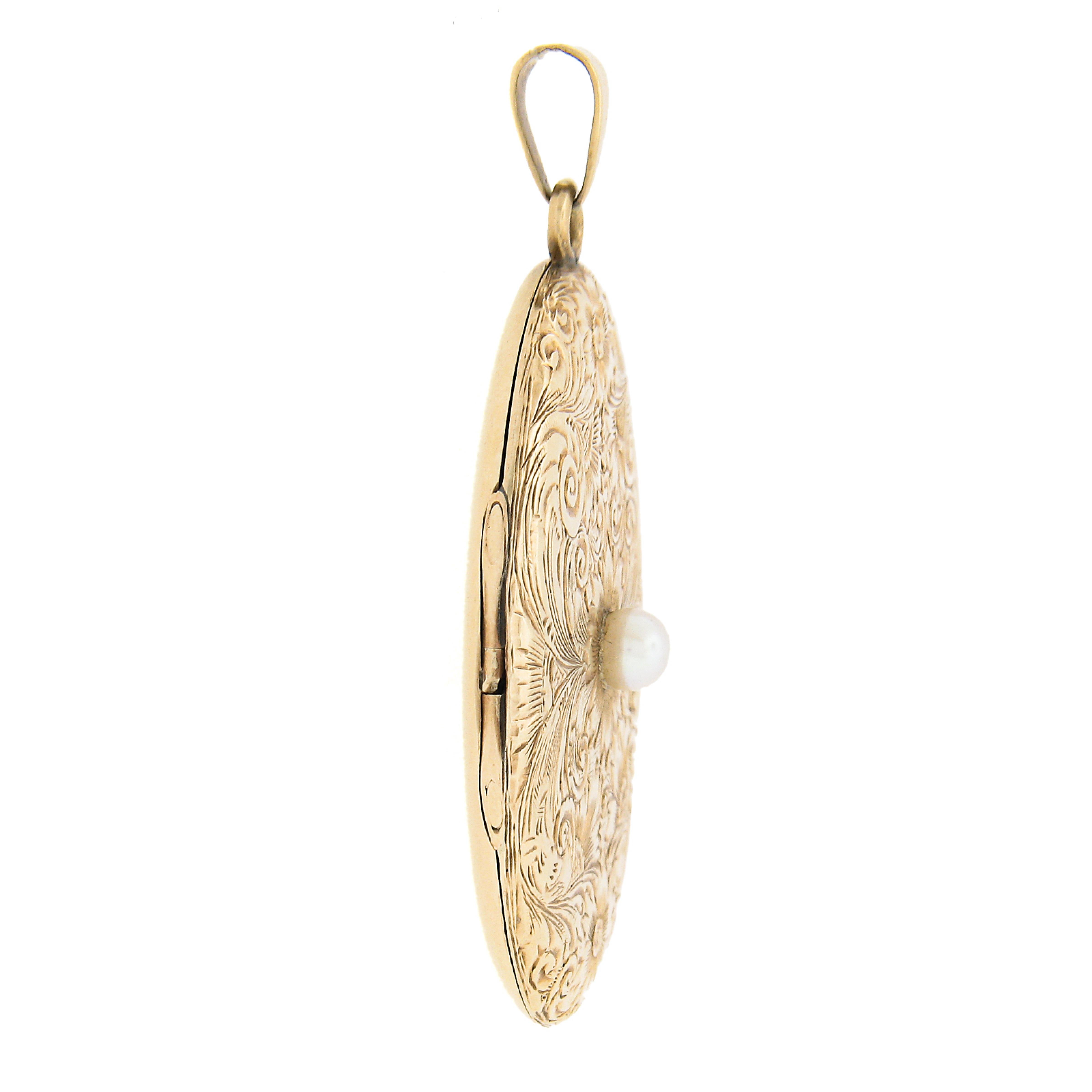 Vintage 14k Yellow Gold 3.9mm Pearl Hand Engraved Oval Large Locket Pendant In Excellent Condition For Sale In Montclair, NJ