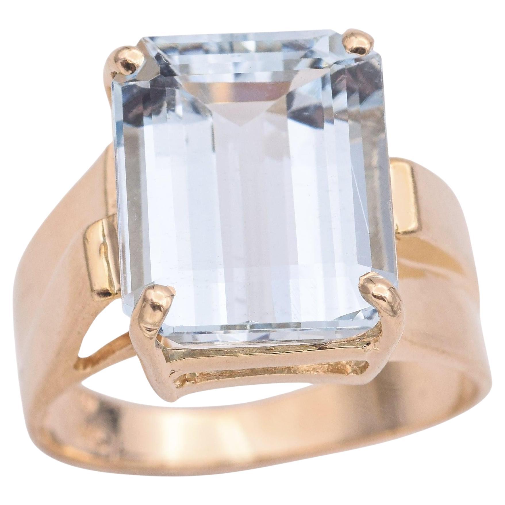 Vintage 14K Yellow Gold 4.77ct Emerald Cut Aquamarine Cocktail Ring