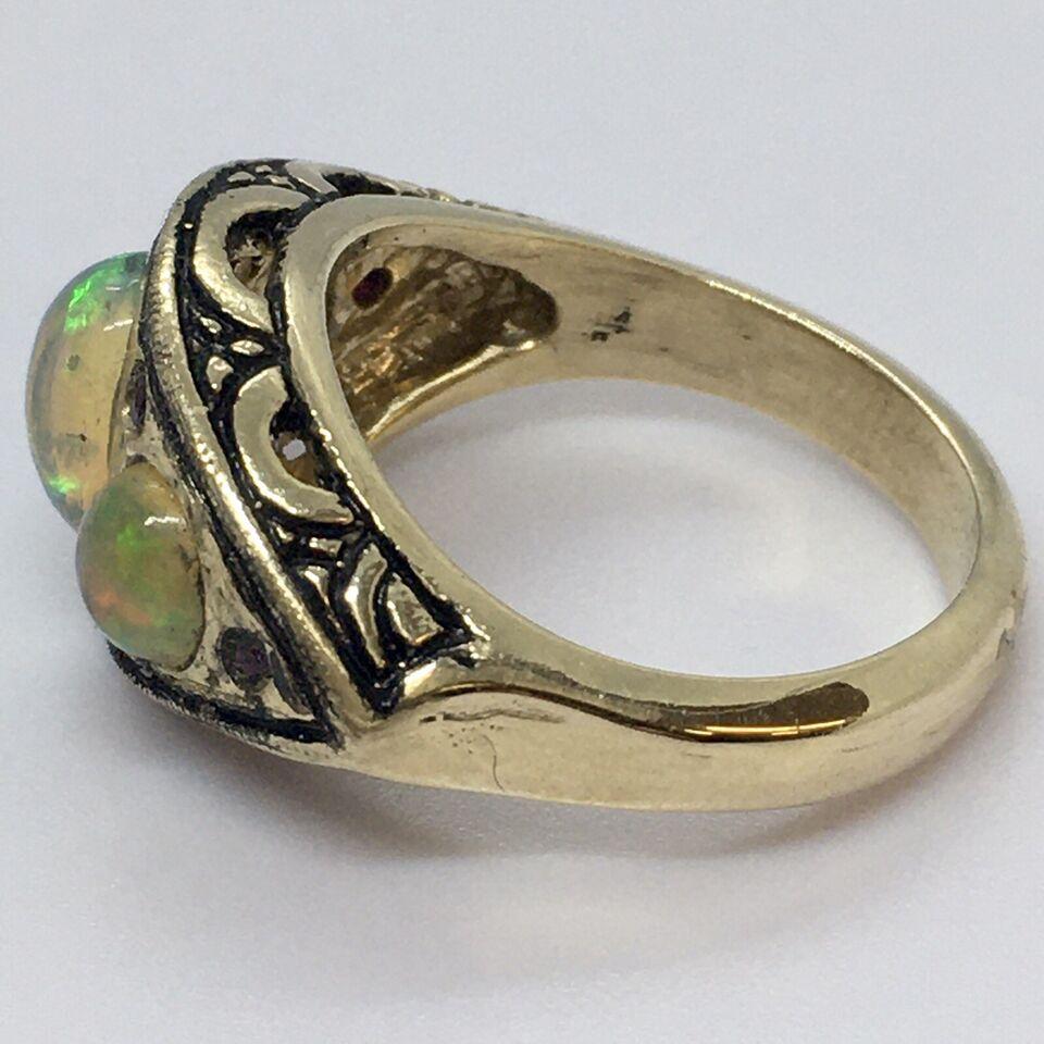 Anillo vintage de oro amarillo de 14k con 7,0 gramos de ópalo natural y rubí talla 6,5 Cabujón en venta