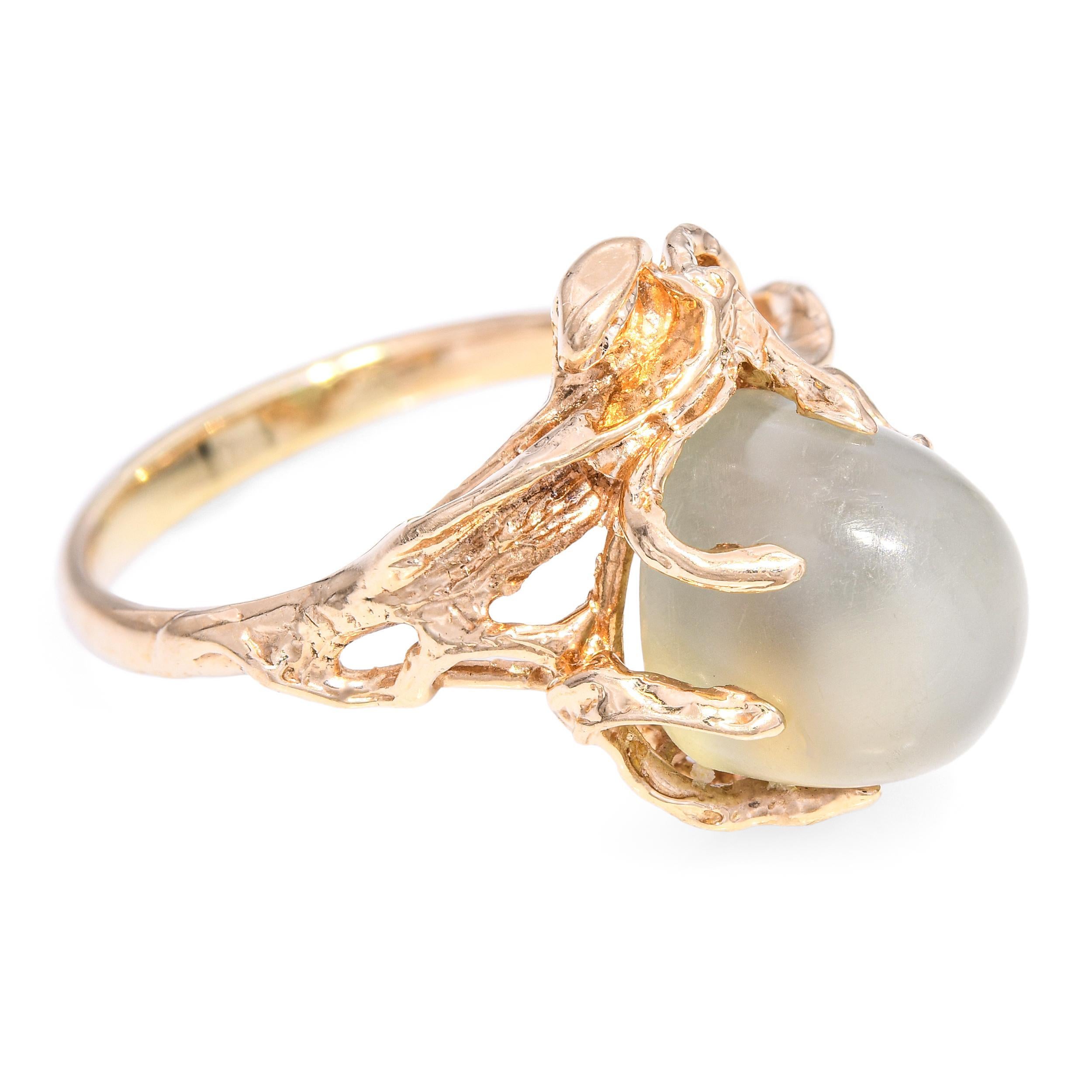 Women's or Men's Vintage 14k Yellow Gold 7.96ct Moonstone Vine Motif Statement Ring For Sale