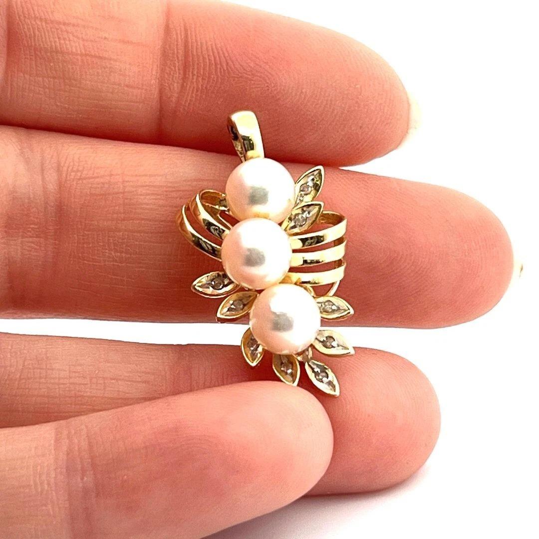 Vintage 14K Yellow Gold 7mm Akoya Pearl & Diamond Pendant Enhancer For Sale 1