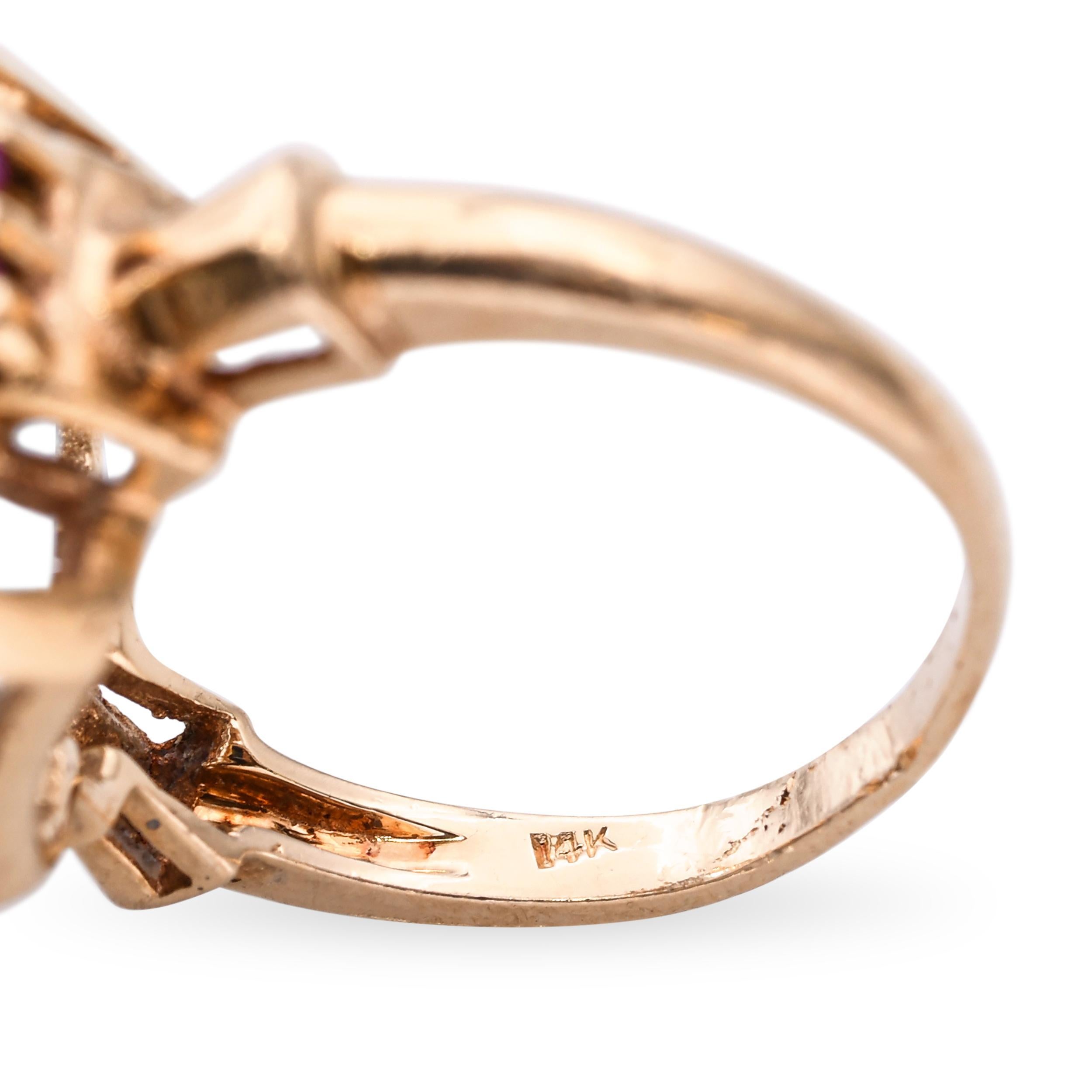 Anello cocktail d'epoca in oro giallo 14k con acquamarina e rubino da 9,95 carati in vendita 2