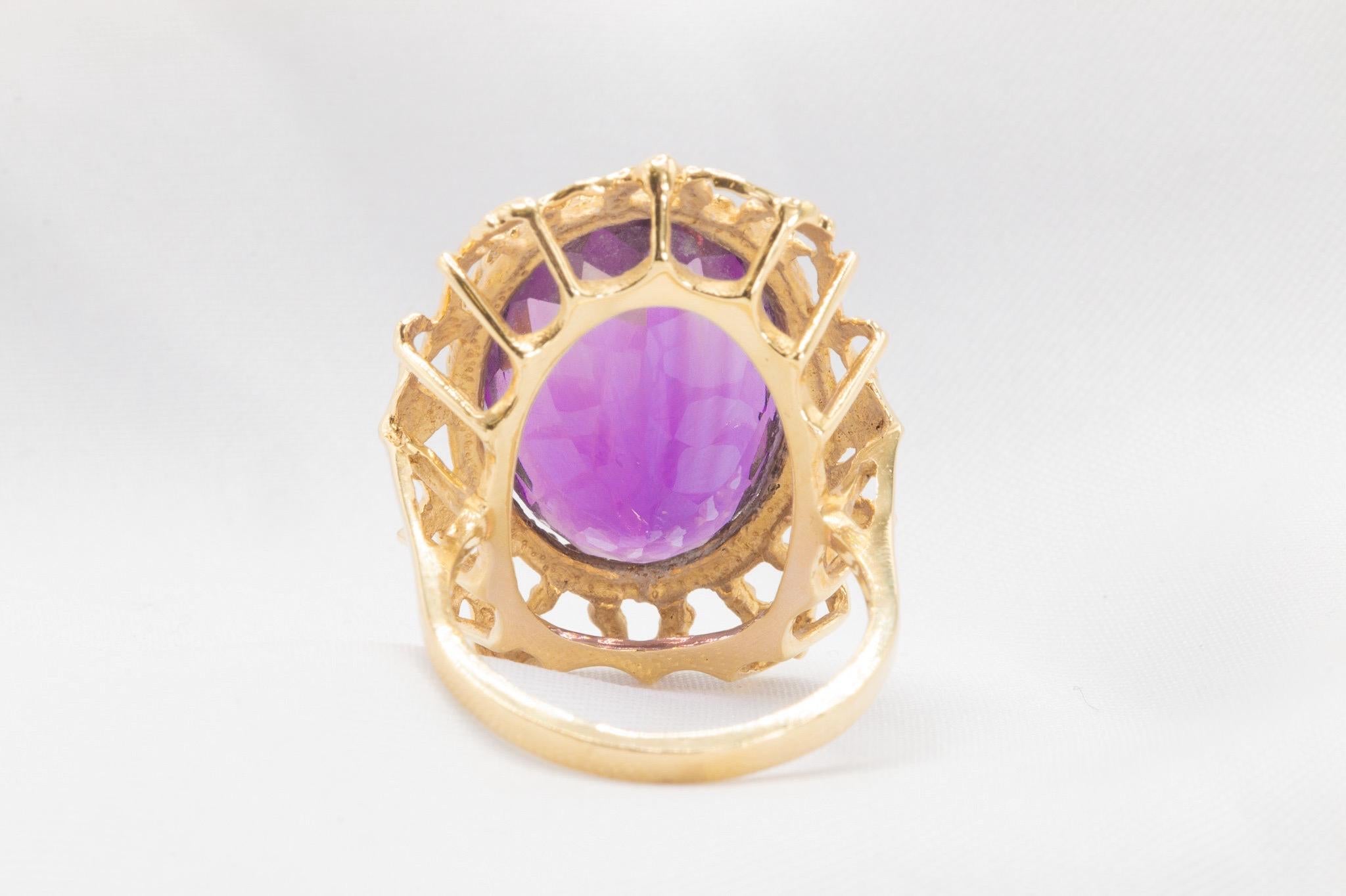 Vintage 14k Yellow Gold Amethyst Cocktail Ring In Good Condition For Sale In Houston, TX