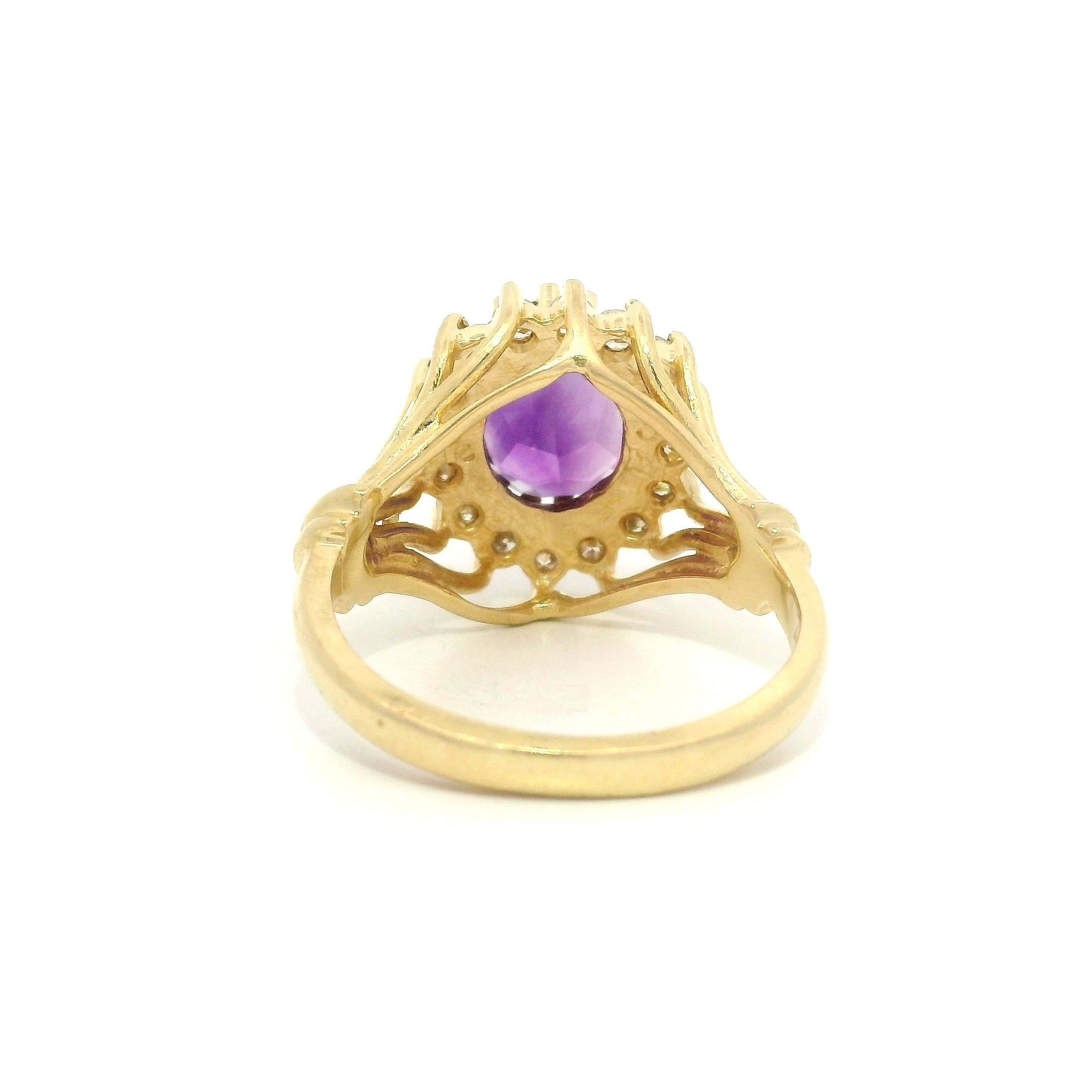 Taglio ovale Anello Cocktail d'epoca in oro giallo 14k con ametista e diamanti a raggiera svasata in vendita
