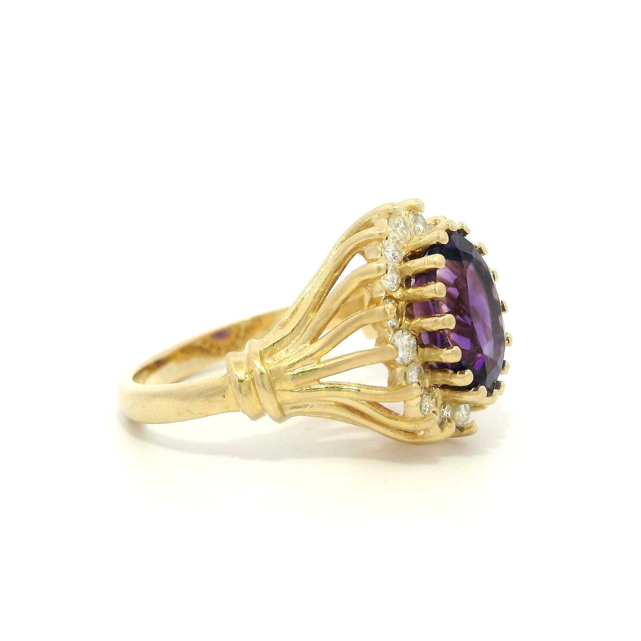 Anello Cocktail d'epoca in oro giallo 14k con ametista e diamanti a raggiera svasata In condizioni ottime in vendita a Montclair, NJ