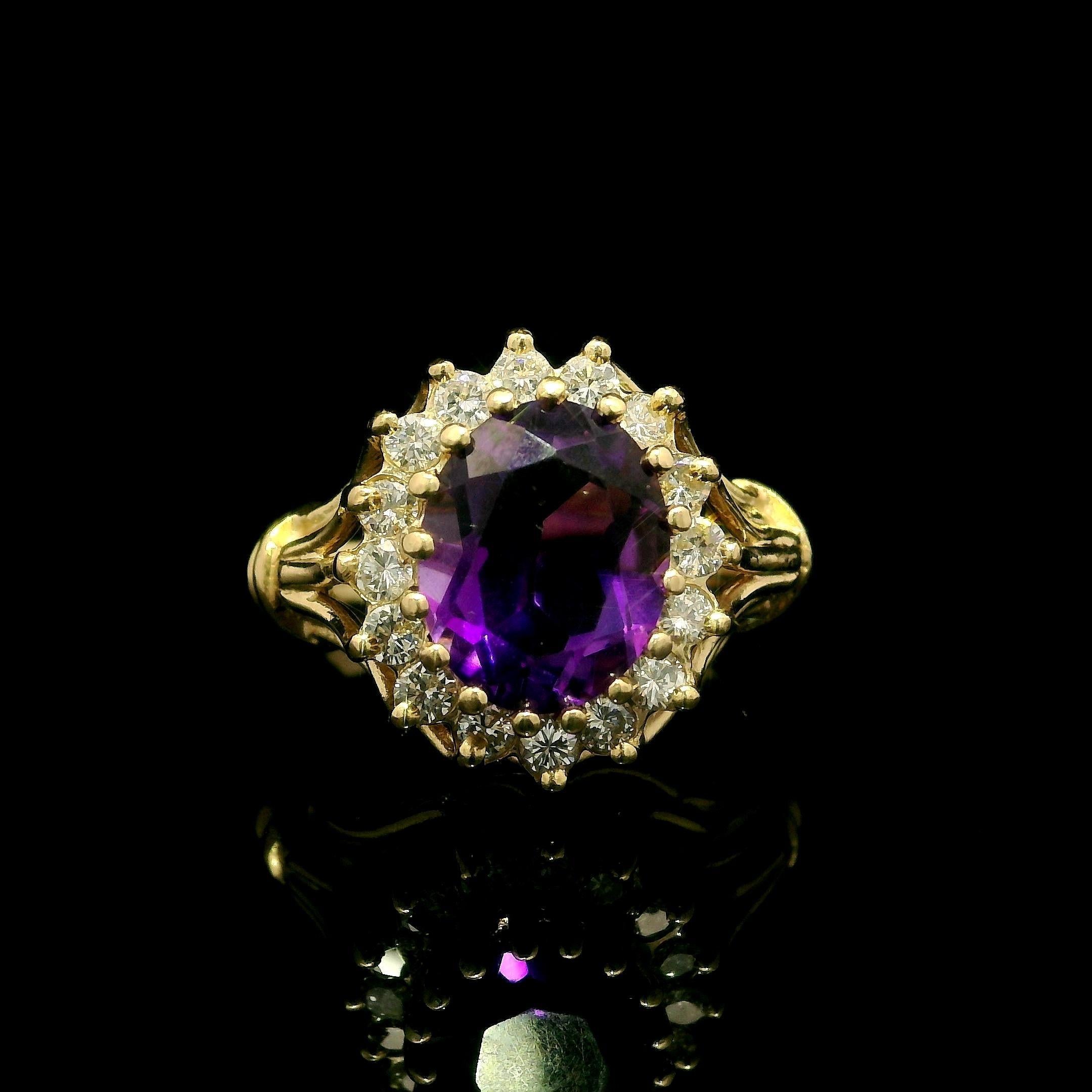 Anello Cocktail d'epoca in oro giallo 14k con ametista e diamanti a raggiera svasata in vendita 3