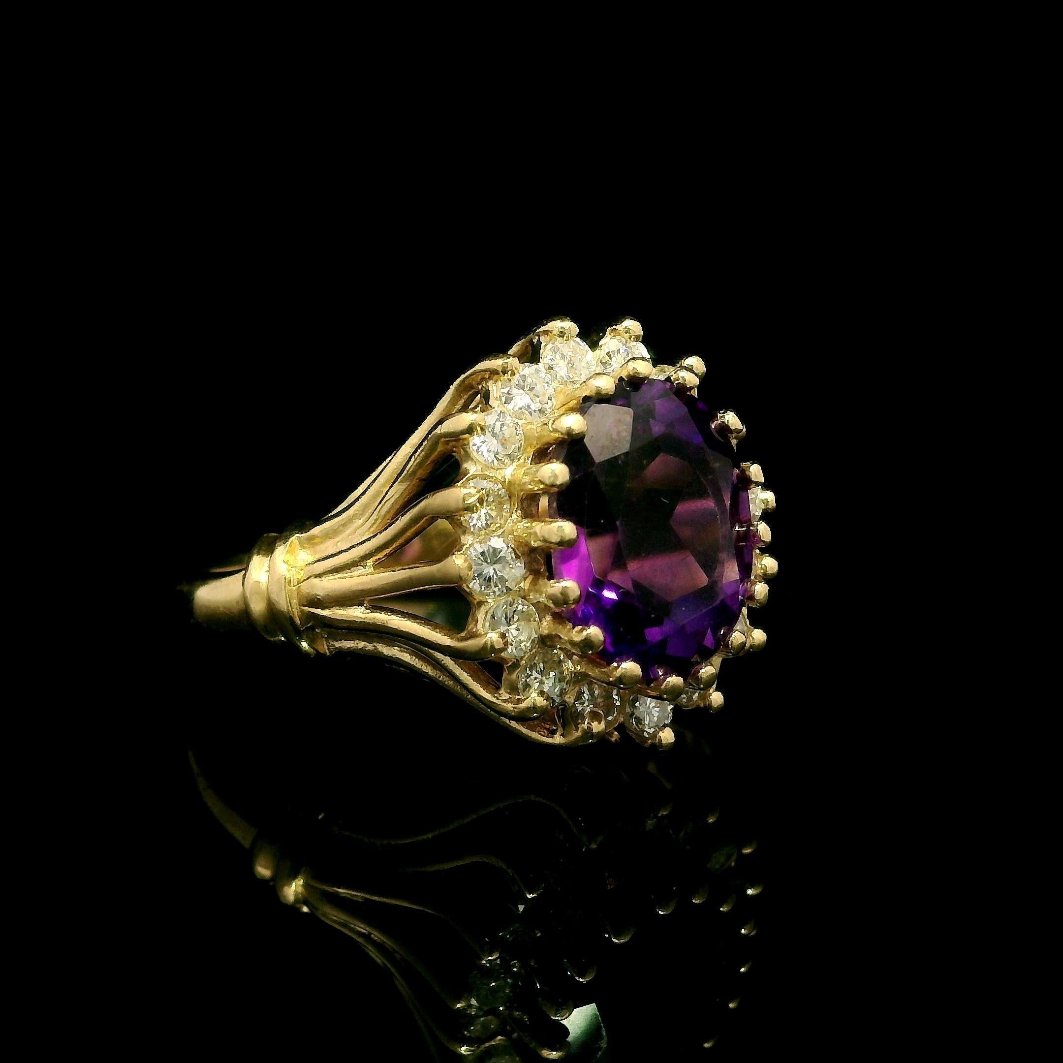 Anello Cocktail d'epoca in oro giallo 14k con ametista e diamanti a raggiera svasata in vendita 4