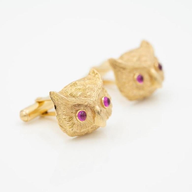 Vintage 14k Yellow Gold and Cabochon Ruby Owl Cufflinks  c.1940s

Additional Information:
Period: Mid-20th Century
Year: c.1940s
Material: 14k Yellow Gold, Cabochon Ruby
Weight: 17.02g
Length: 15.81mm/0.62 inches 
Width: 19.47mm/0/76