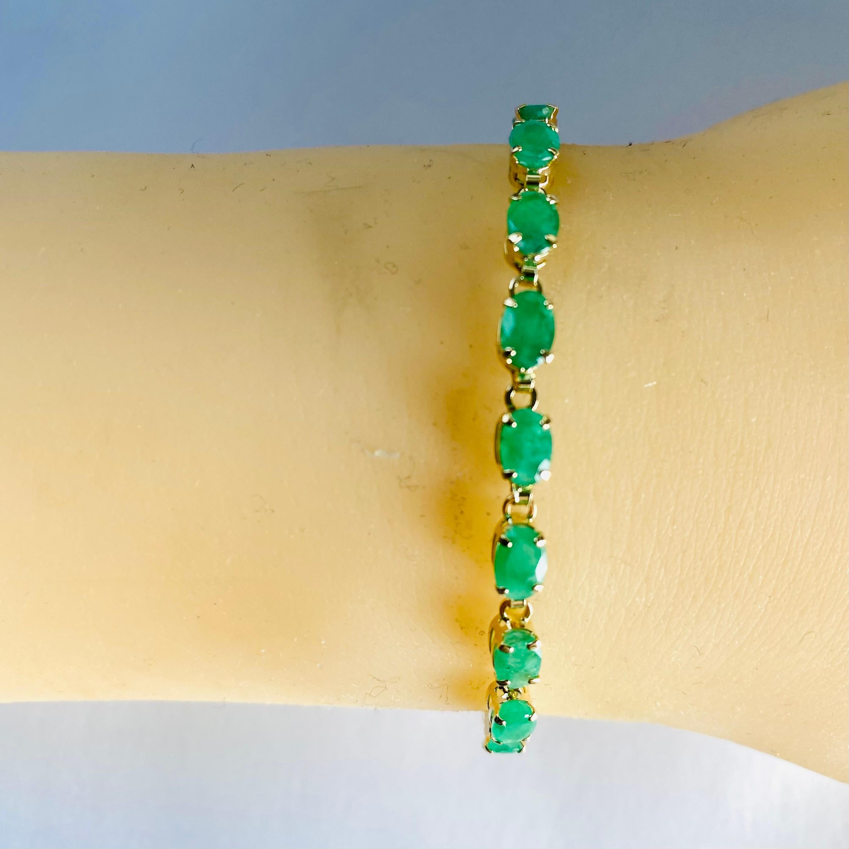 Bracelet empilable en or jaune 14 carats et chrysoprase en vente 1