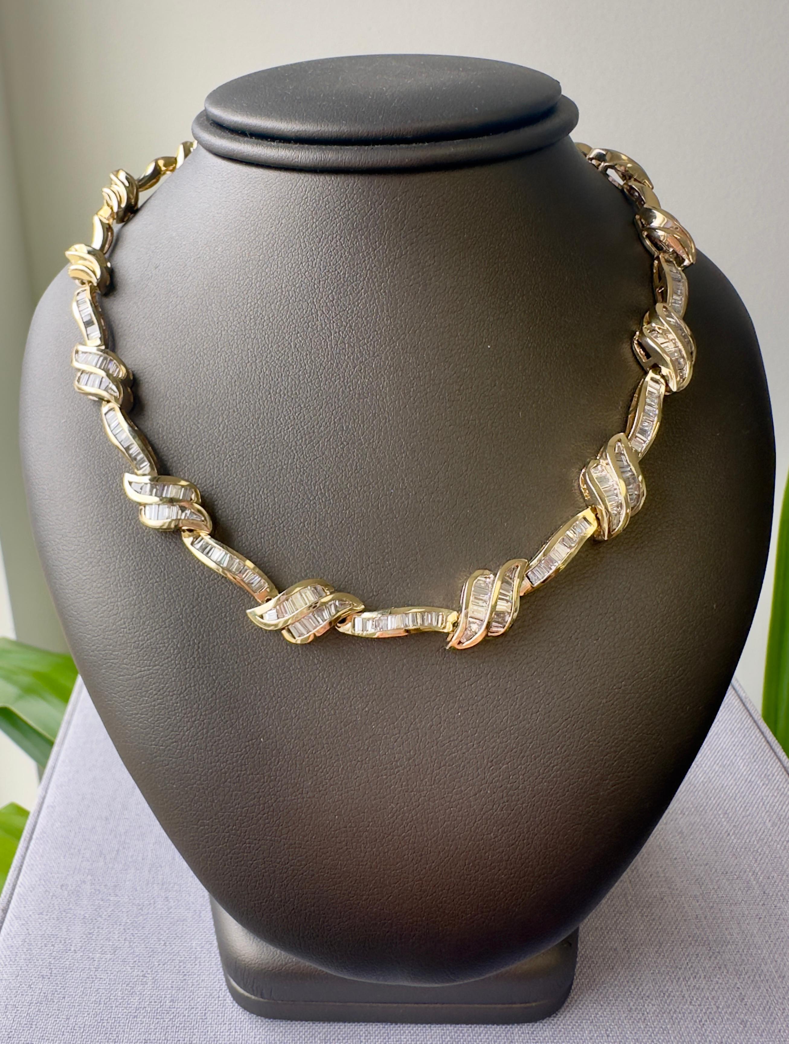 Collier vintage en or jaune 14 carats et diamants baguette Bon état - En vente à Houston, TX