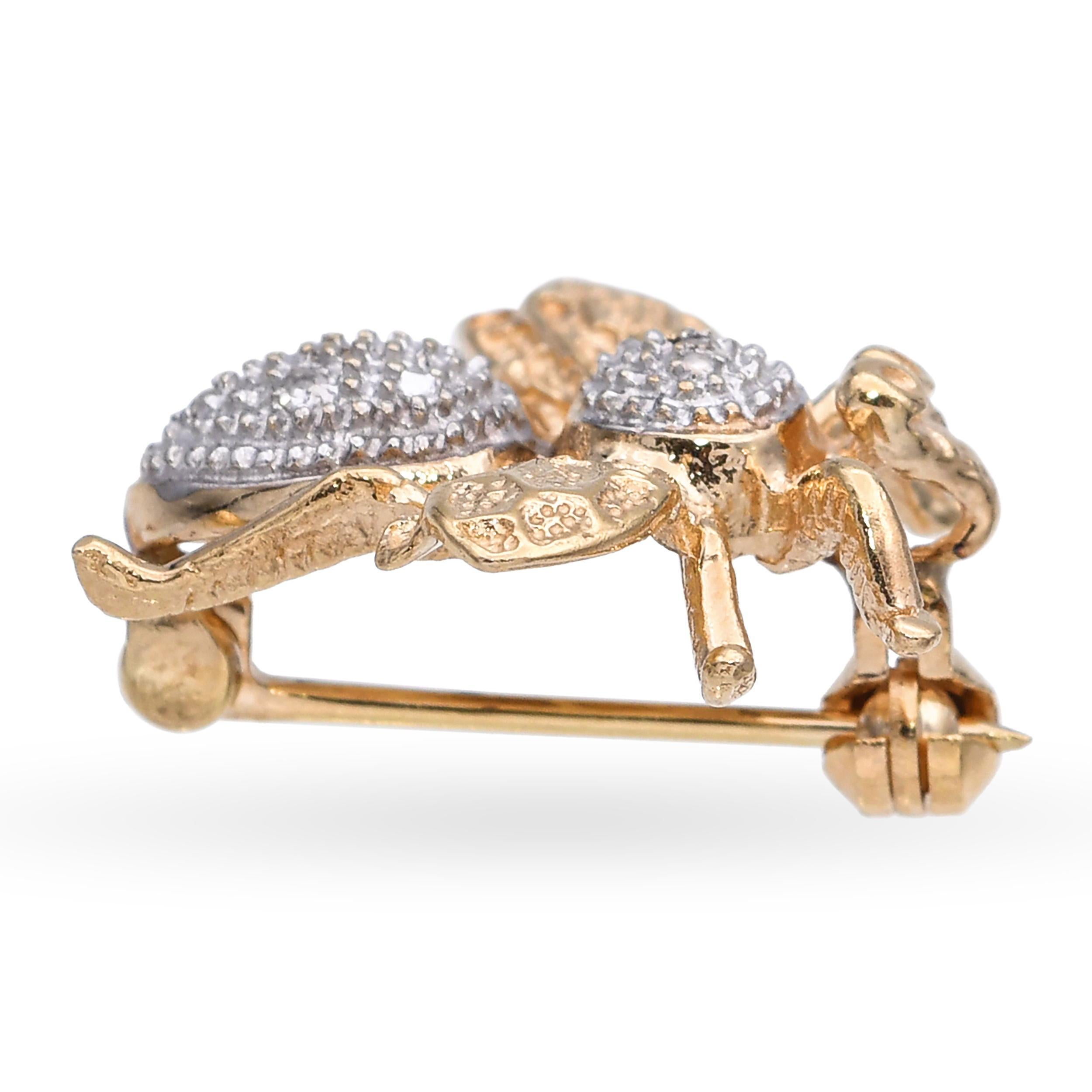 Broche bourdon vintage en or jaune 14k et diamants Bon état - En vente à New York, NY