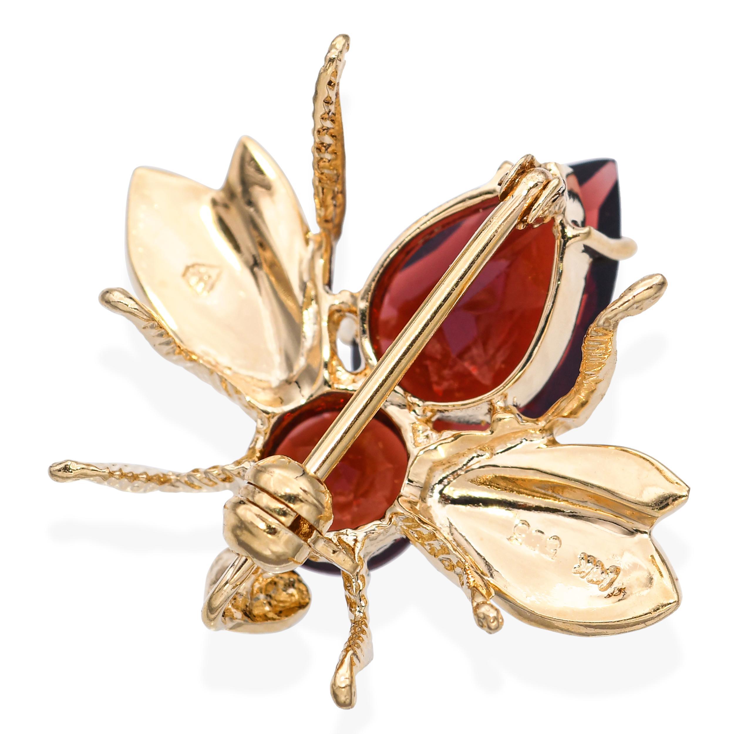 Vintage 14k Yellow Gold and Garnet Bumblebee Brooch In Good Condition For Sale In New York, NY