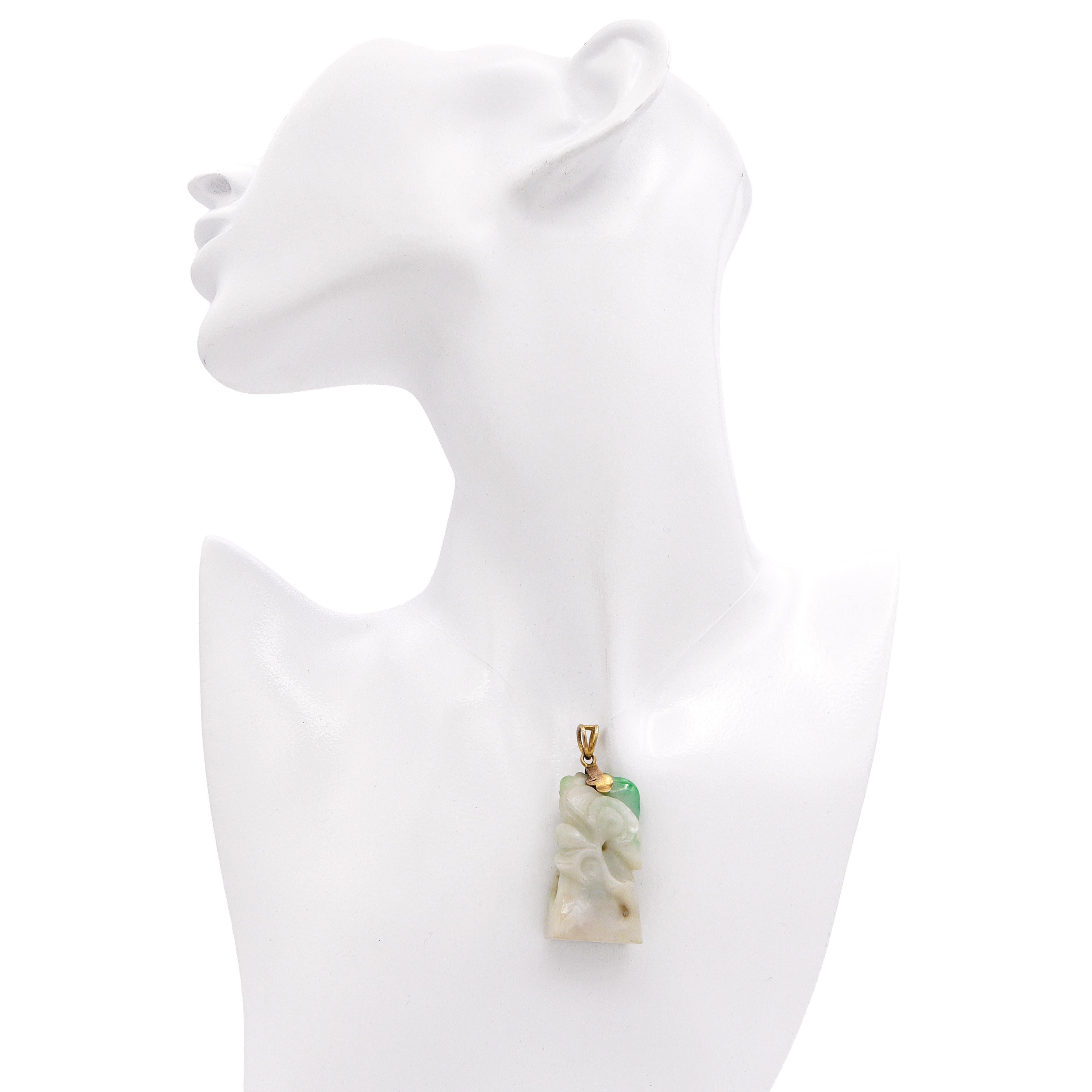 Rough Cut Vintage 14K Yellow Gold and Green Jade Carved Pendant For Sale