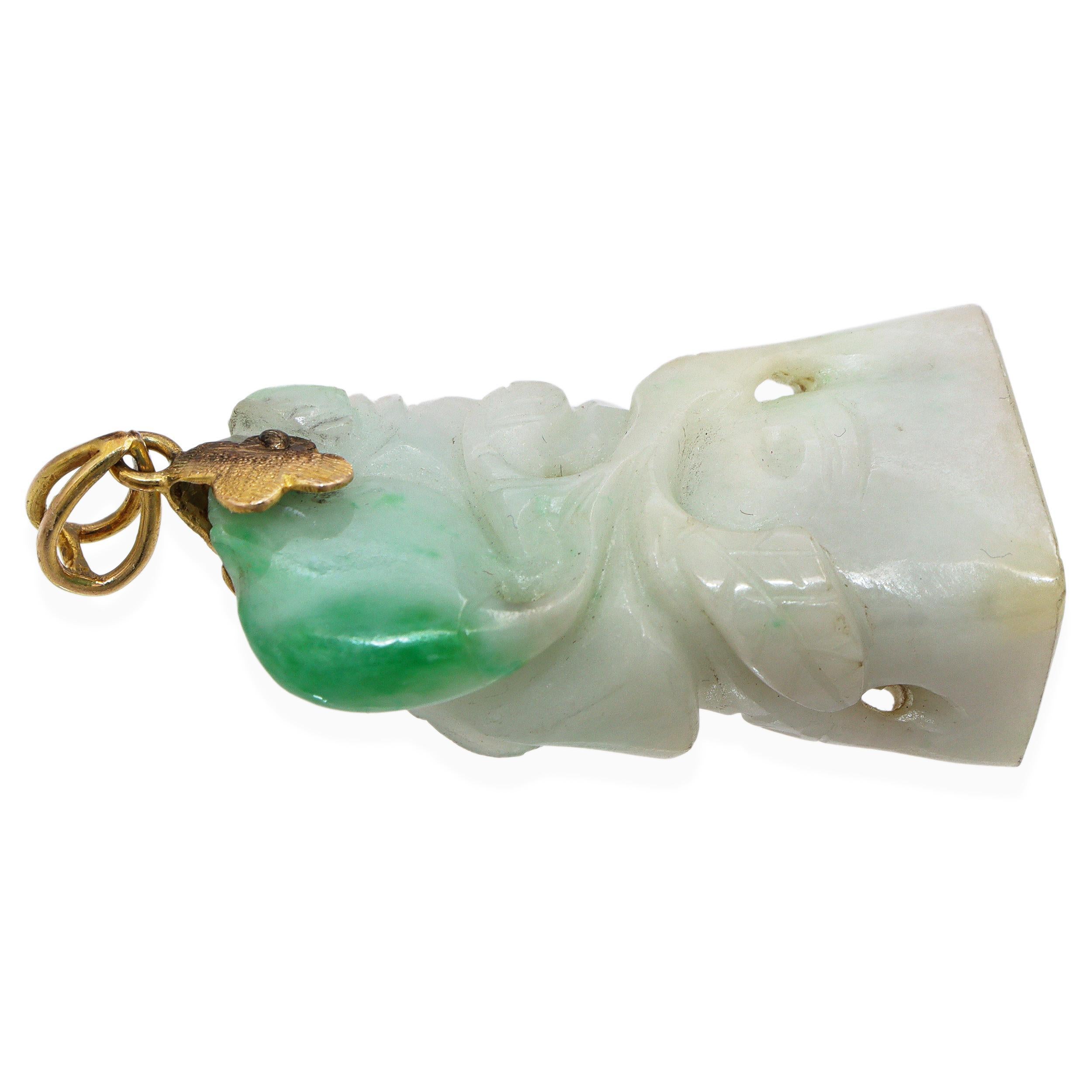 Vintage 14K Yellow Gold and Green Jade Carved Pendant For Sale 2