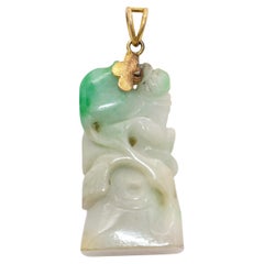 Vintage 14K Yellow Gold and Green Jade Carved Pendant