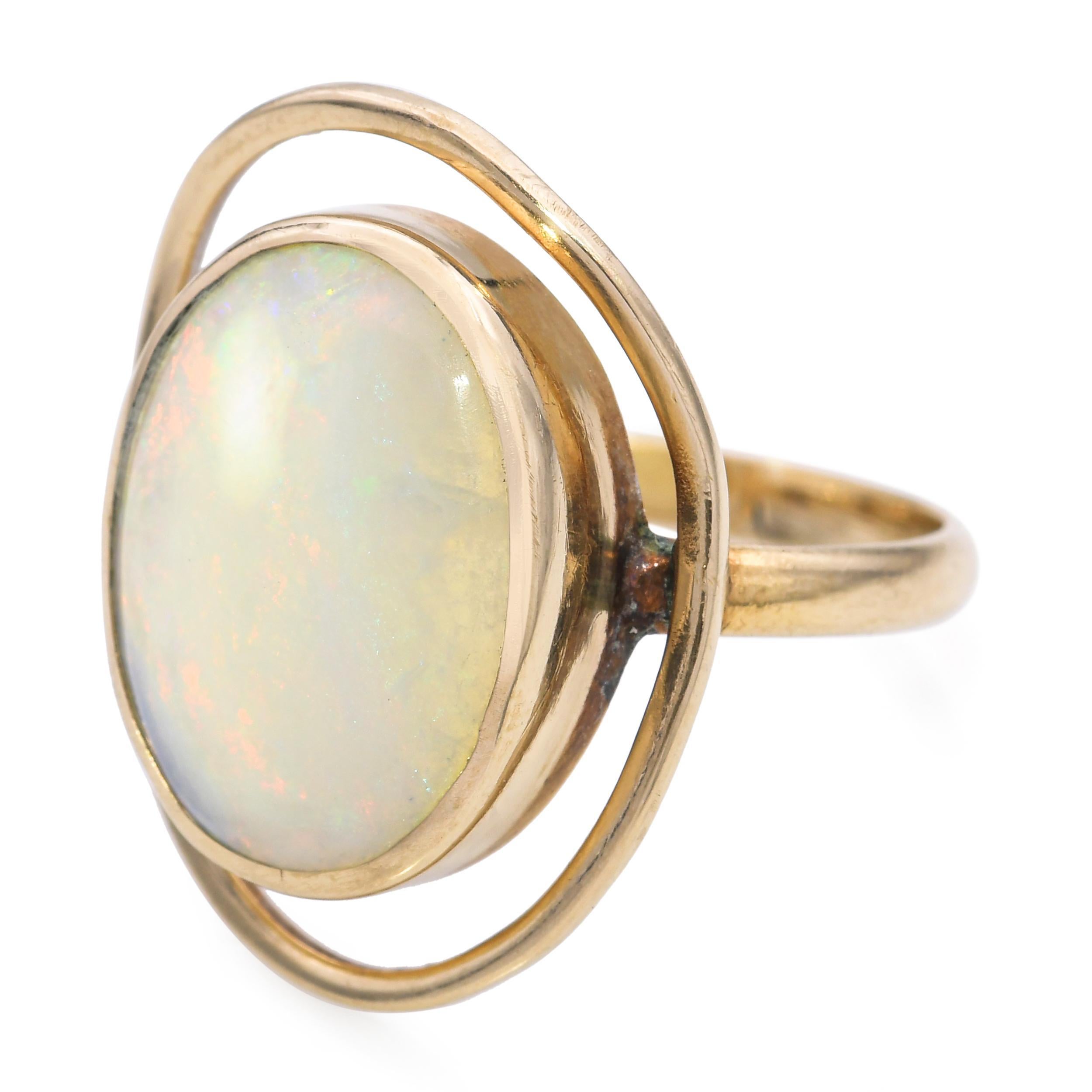 Bague vintage en or jaune 14k et opale Pour femmes en vente