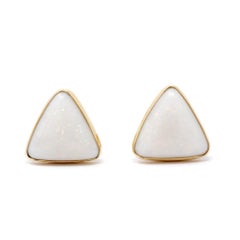 Gemelos vintage de oro amarillo de 14 quilates y ópalo blanco.