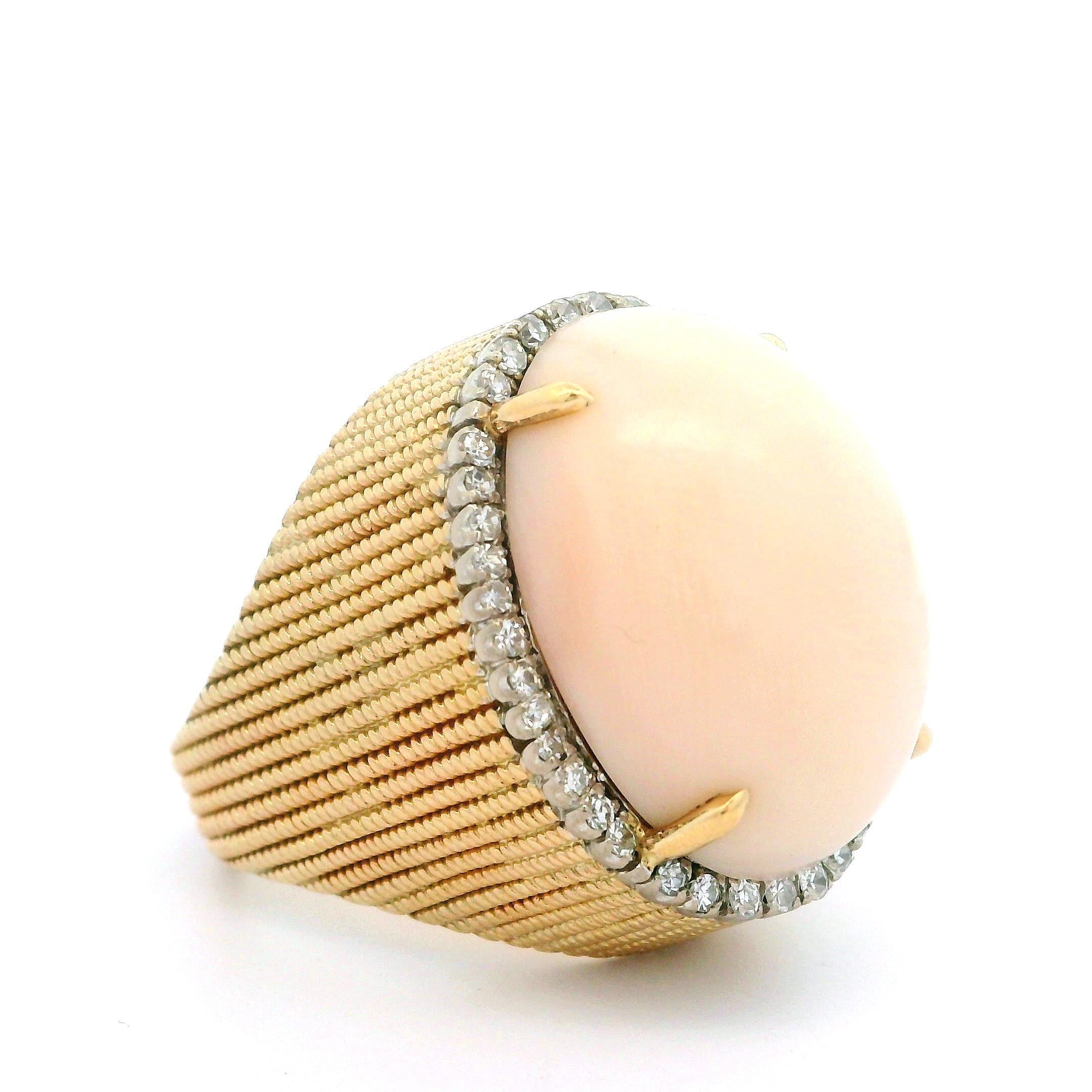 Vintage 14k Gelbgold Angel Skin Koralle Diamant Halo Großer handgefertigter Ring im Angebot 5