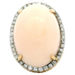 Anello d'epoca in oro giallo 14k con corallo e diamante a forma di pelle d'angelo, fatto a mano.