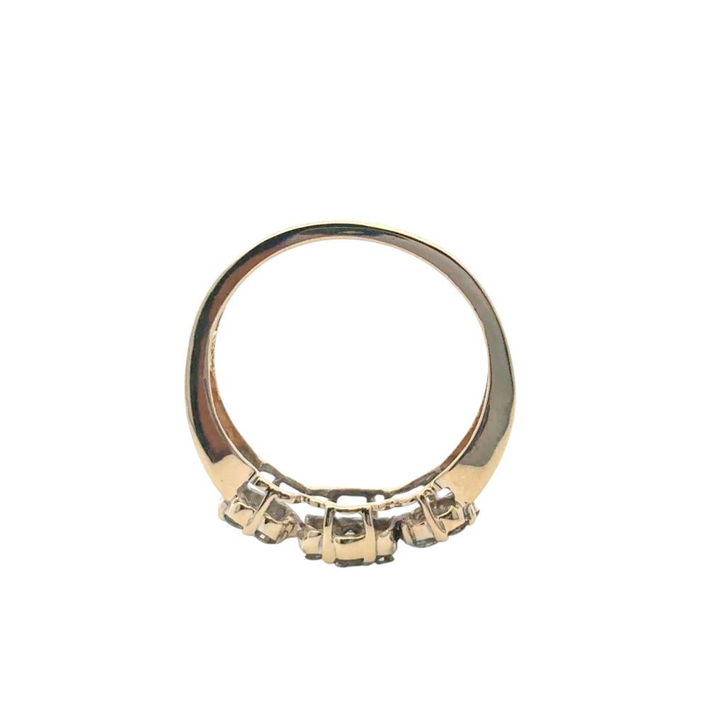 Taille ronde Vintage 14k Yellow Gold approx. 0.32ctw Natural Round Diamond Three Flower Ring en vente