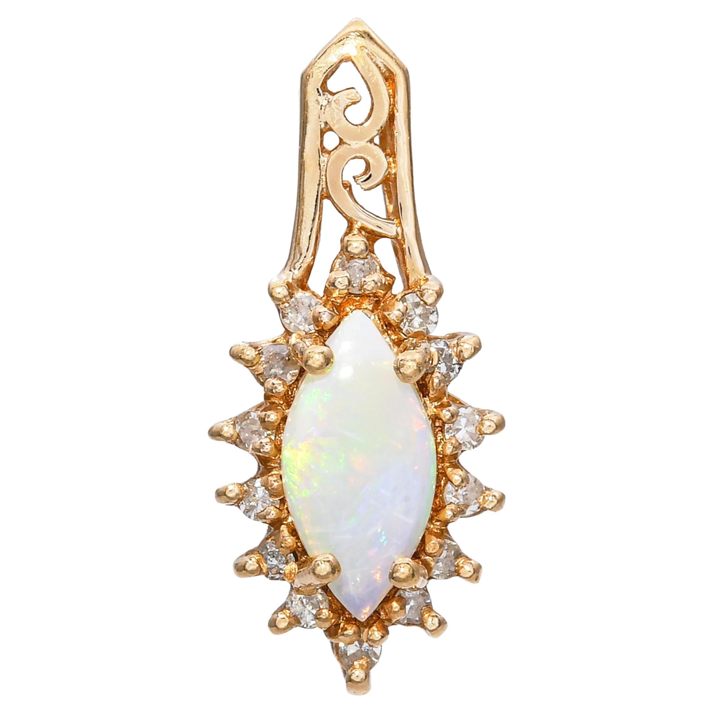 Pendentif vintage en or jaune 14k avec opale australienne et diamant