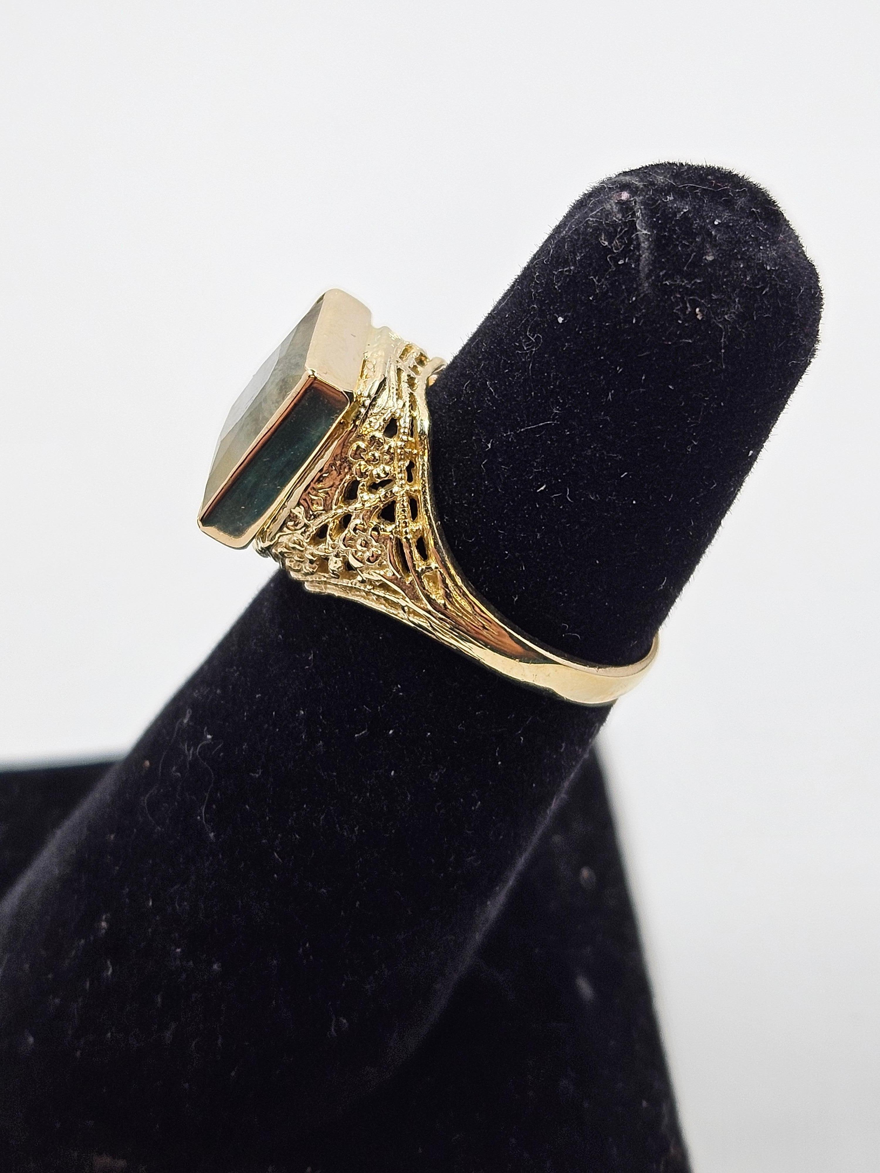 Contemporary Vintage 14K Yellow Gold Banded Fluorite Filigree Ring For Sale