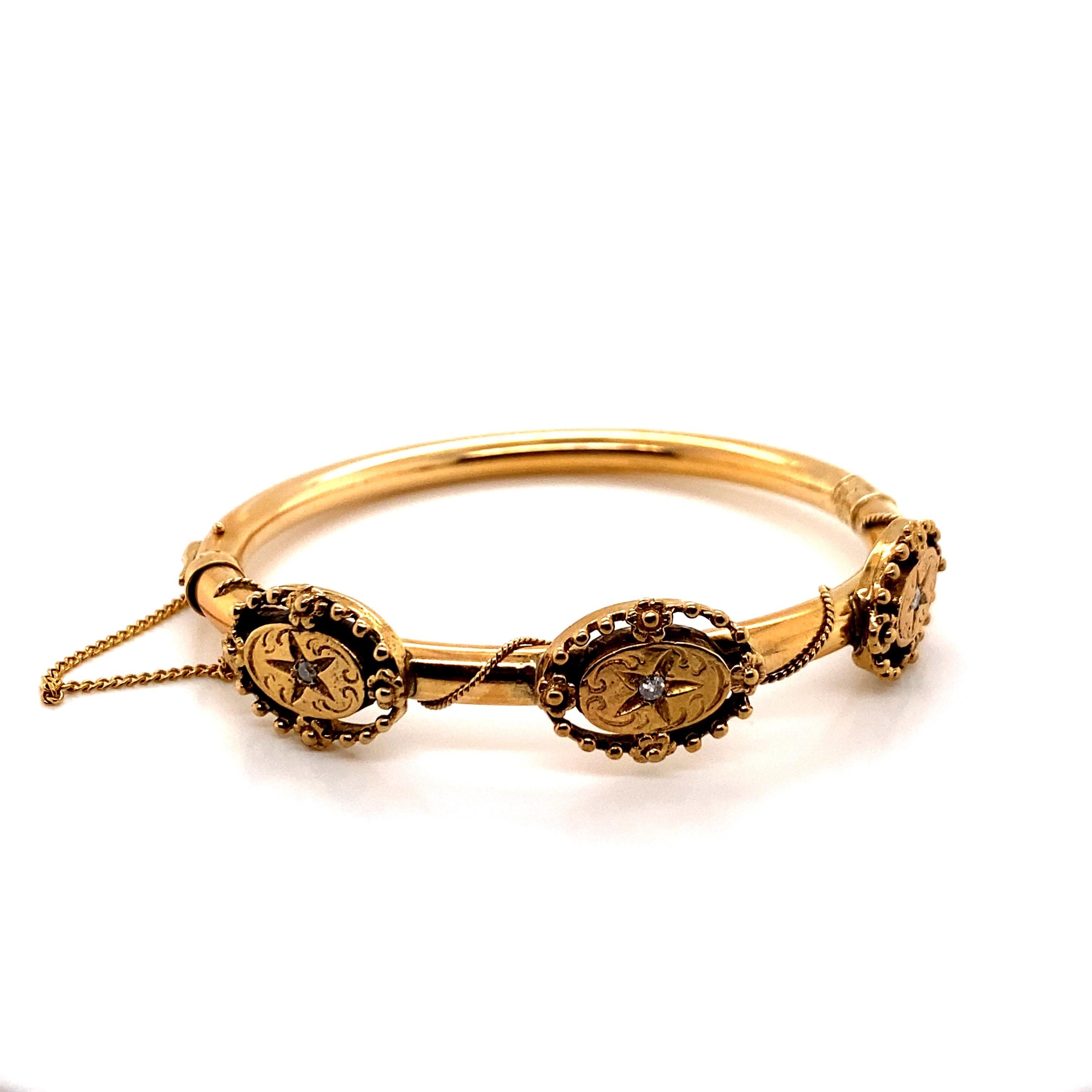 Vintage 14K Yellow Gold Bangle Bracelet In Good Condition For Sale In Boston, MA